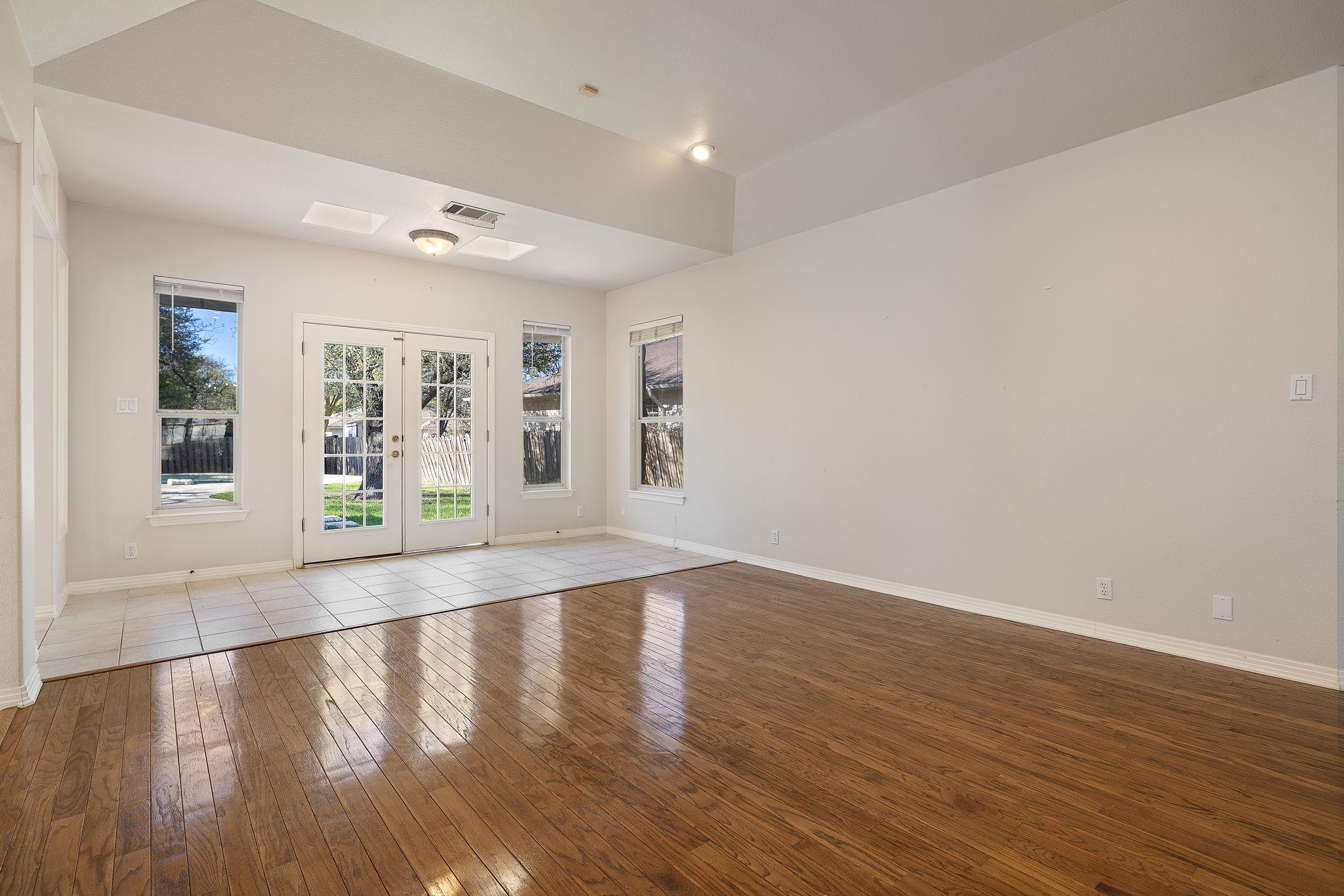 10009 Liriope Cv, Austin, TX 78750