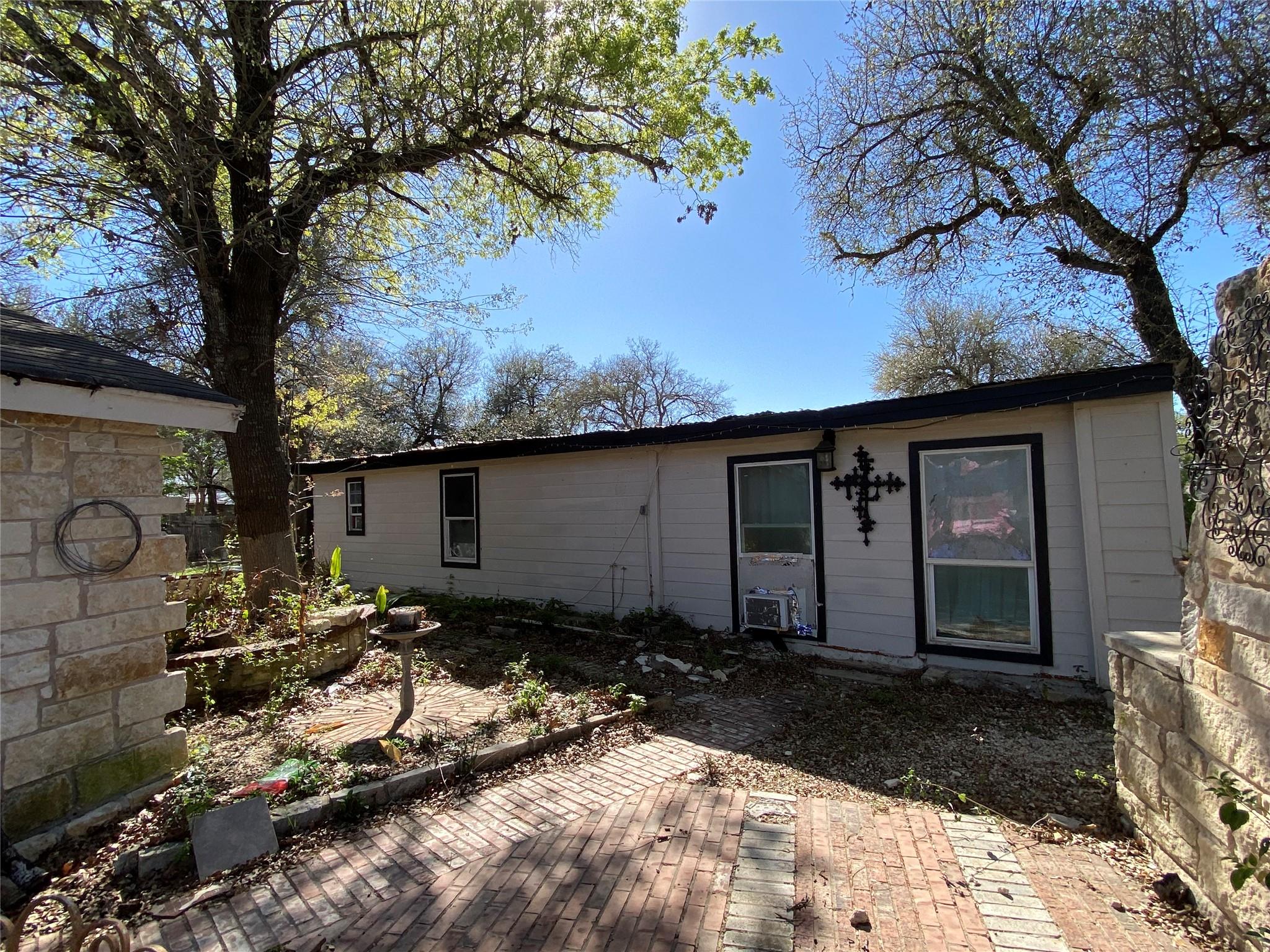 605 Osprey Dr, Leander, TX 78641