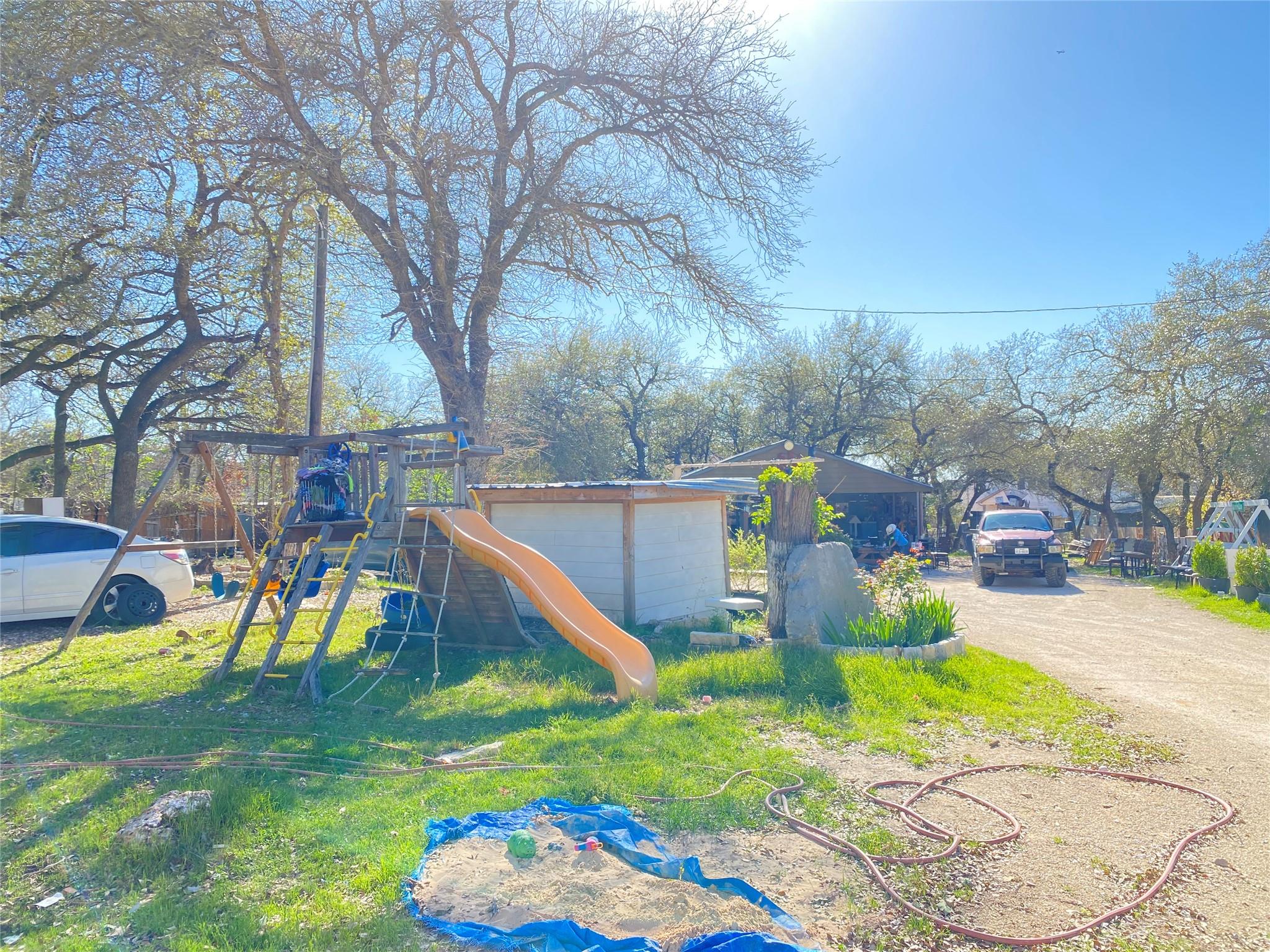 605 Osprey Dr, Leander, TX 78641