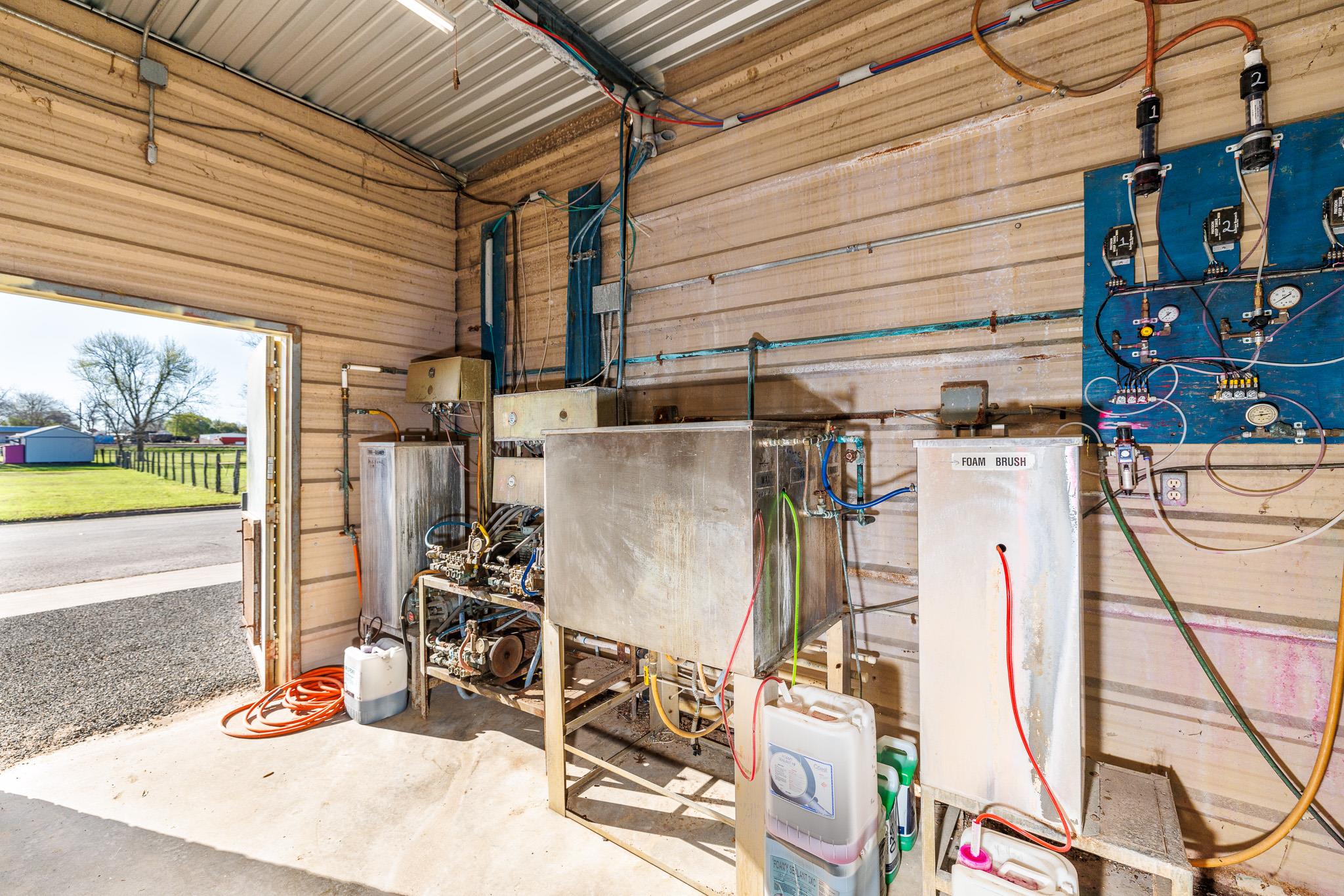 806 N Avenue G, Shiner, TX 77984