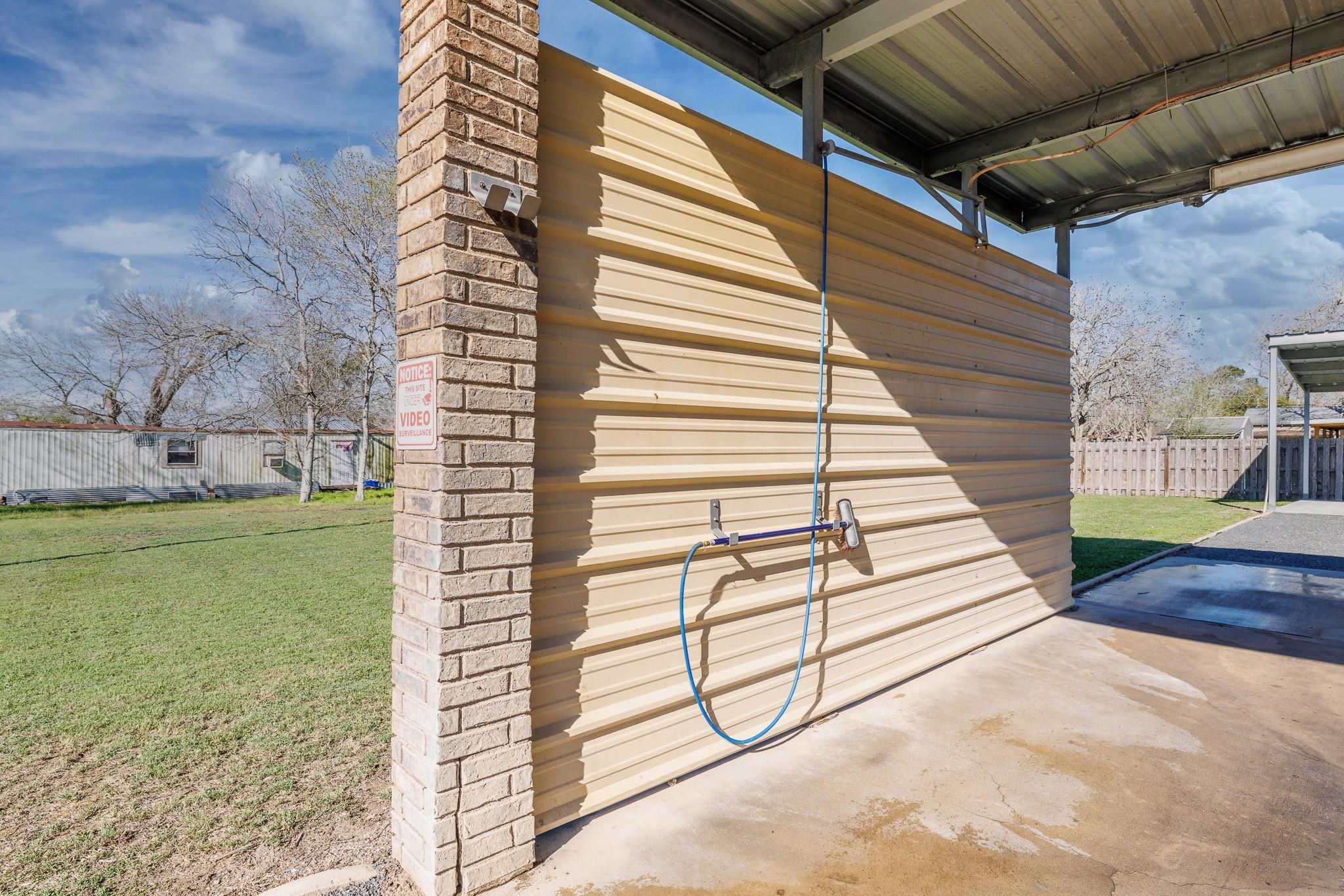 806 N Avenue G, Shiner, TX 77984