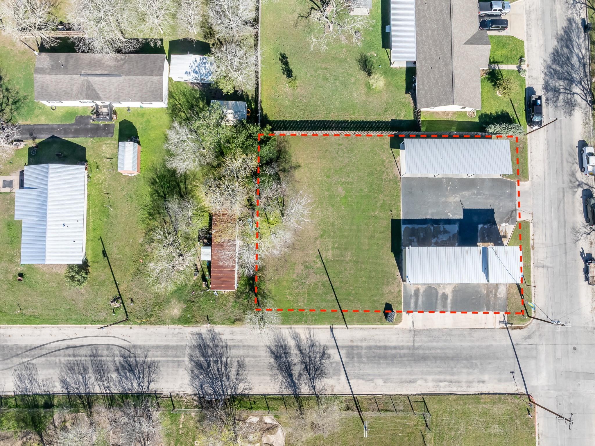 806 N Avenue G, Shiner, TX 77984