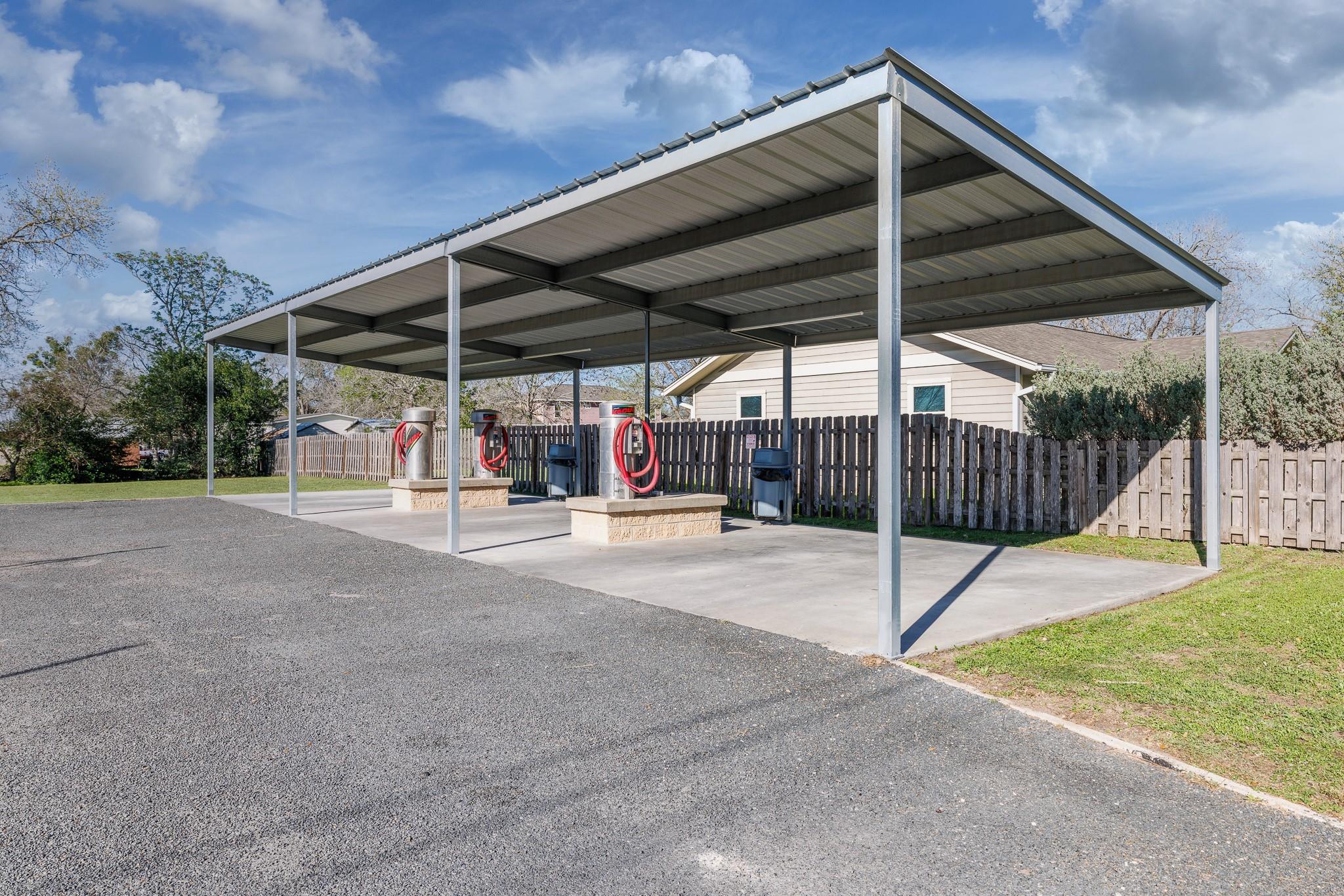 806 N Avenue G, Shiner, TX 77984