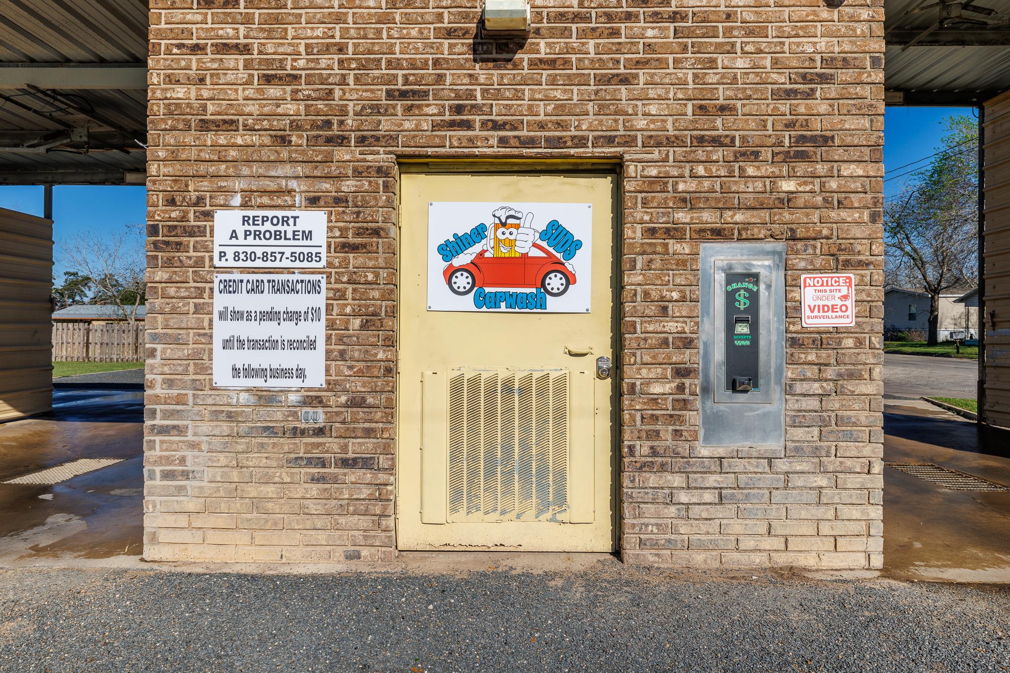 806 N Avenue G, Shiner, TX 77984