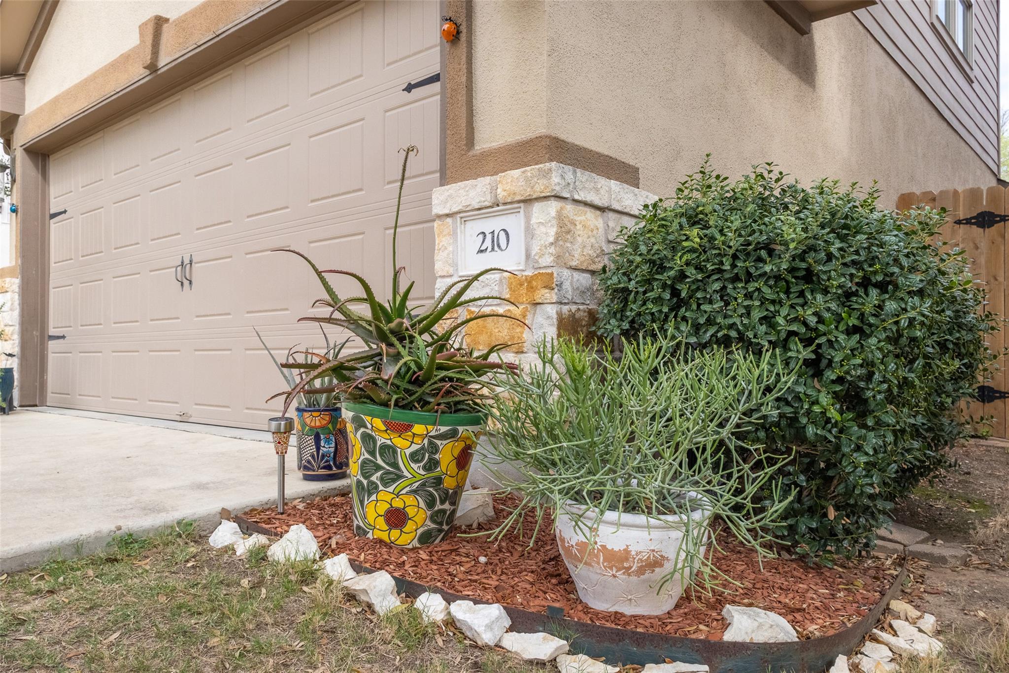 210 Wincliff Dr, Buda, TX 78610