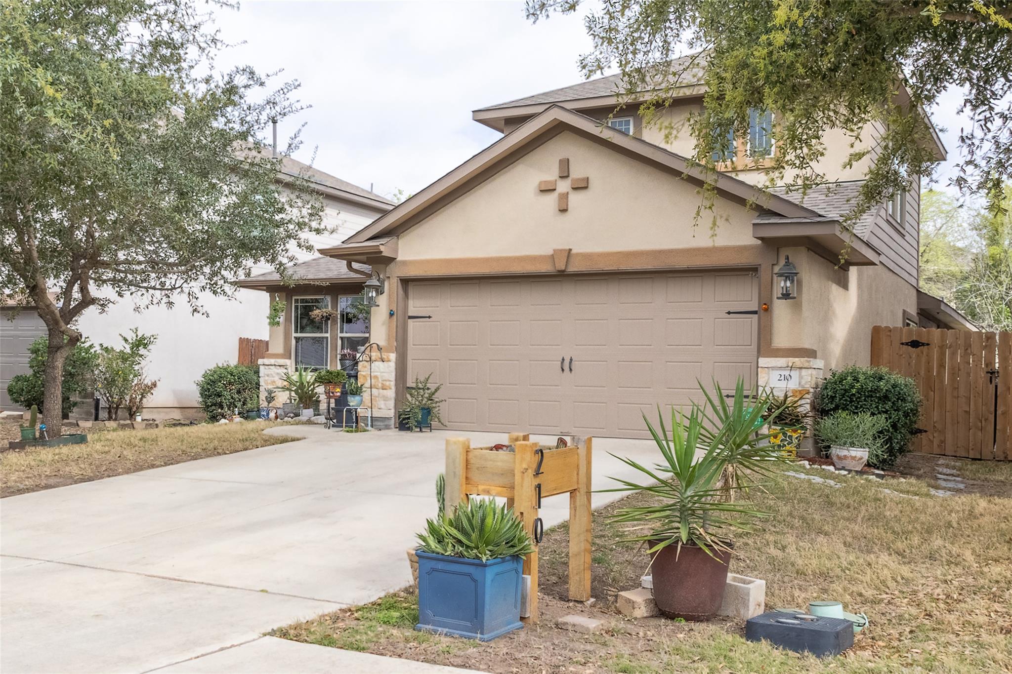 210 Wincliff Dr, Buda, TX 78610