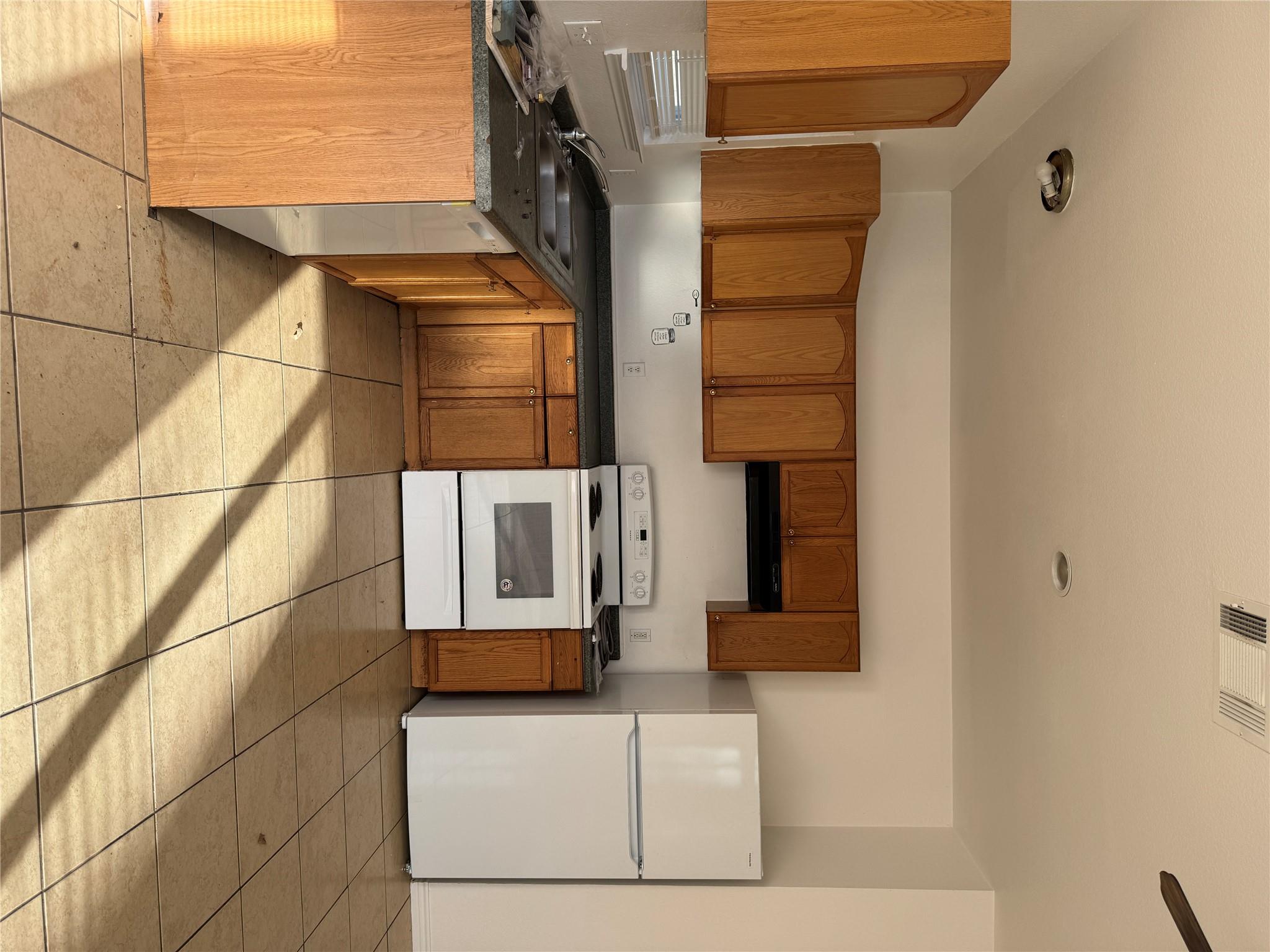 609 M L K Dr # A, Elgin, TX 78621