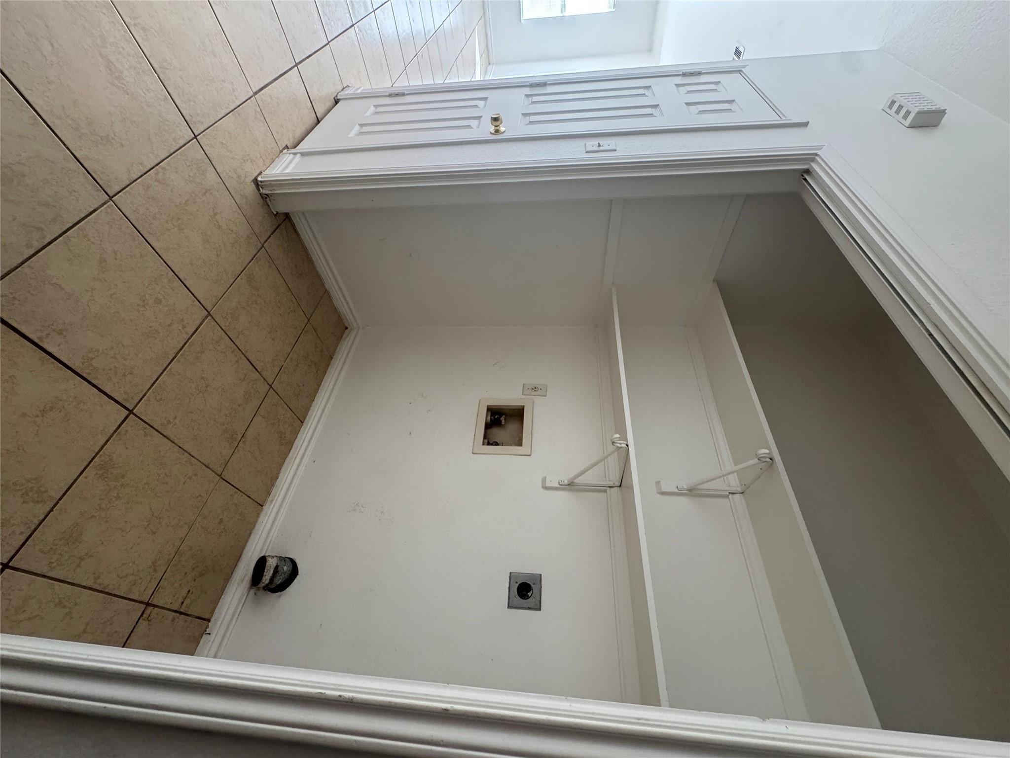 609 M L K Dr # A, Elgin, TX 78621