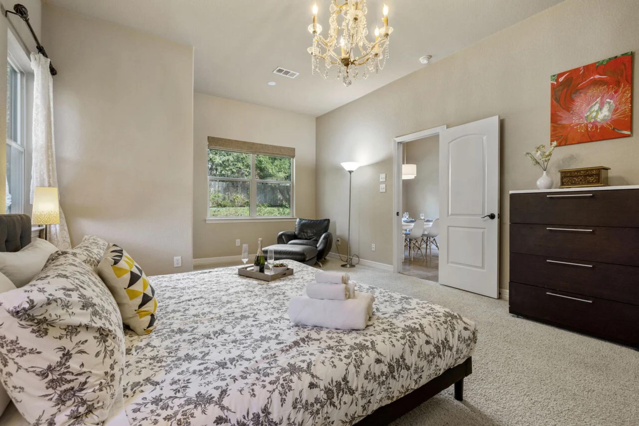 10033 Longhorn Skwy, Dripping Springs, TX 78620