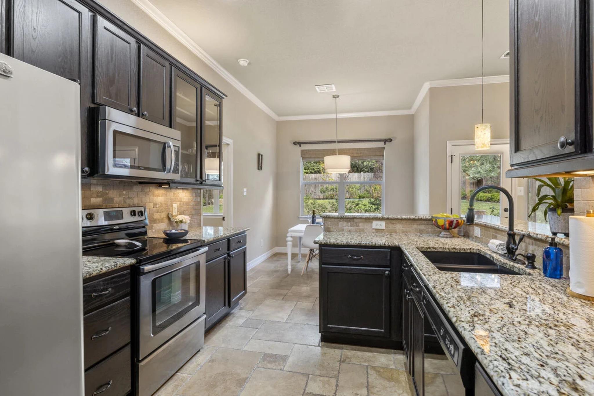 10033 Longhorn Skwy, Dripping Springs, TX 78620