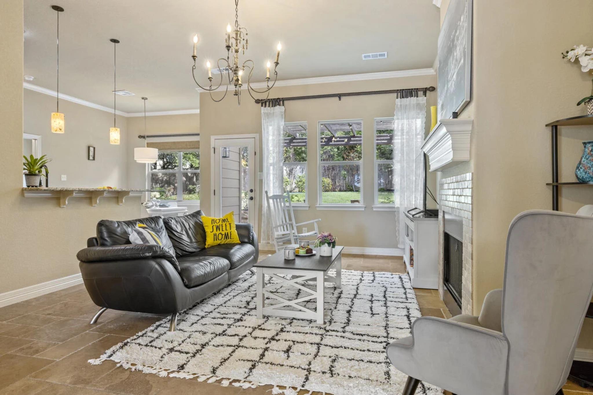 10033 Longhorn Skwy, Dripping Springs, TX 78620