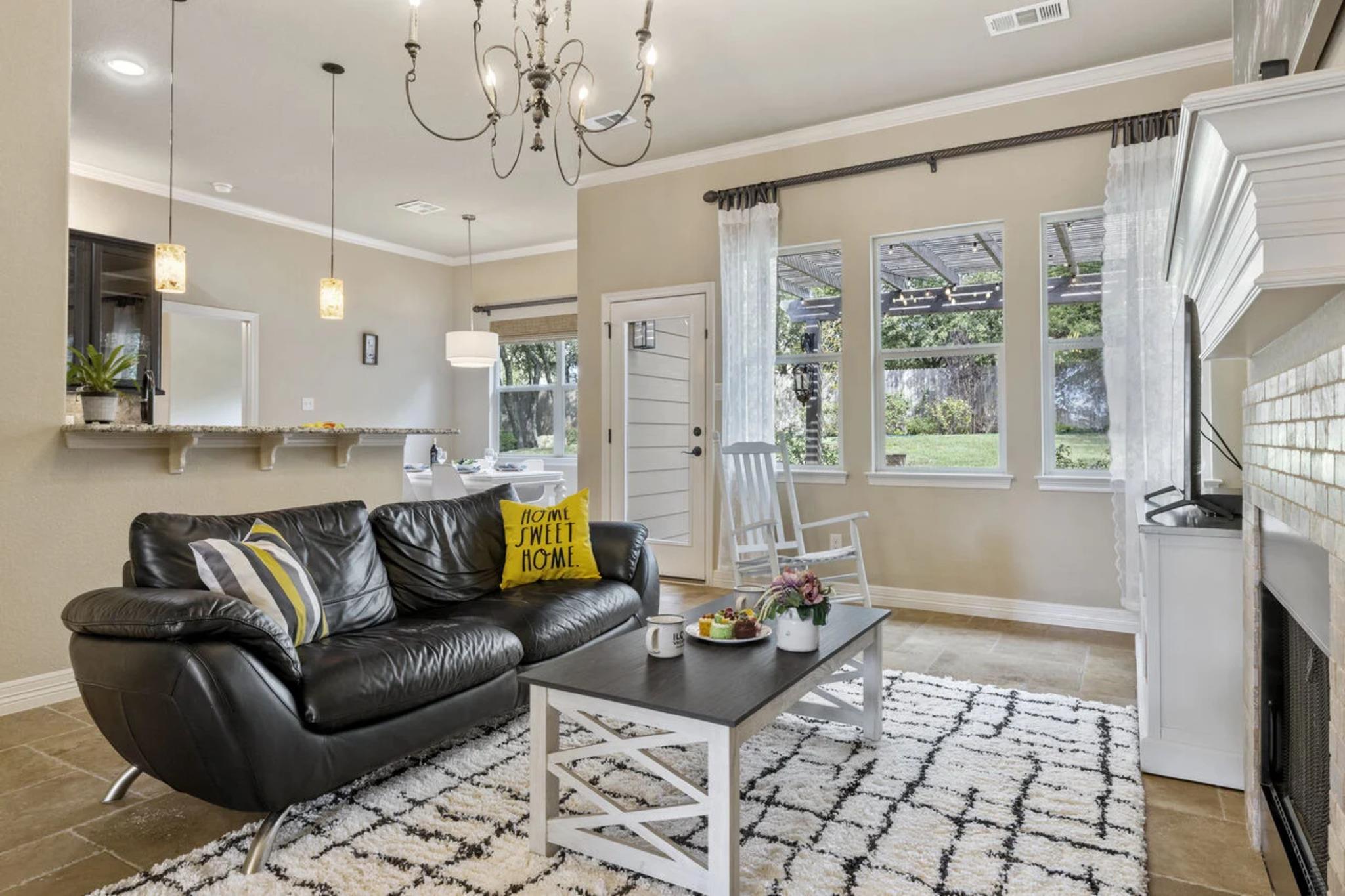 10033 Longhorn Skwy, Dripping Springs, TX 78620