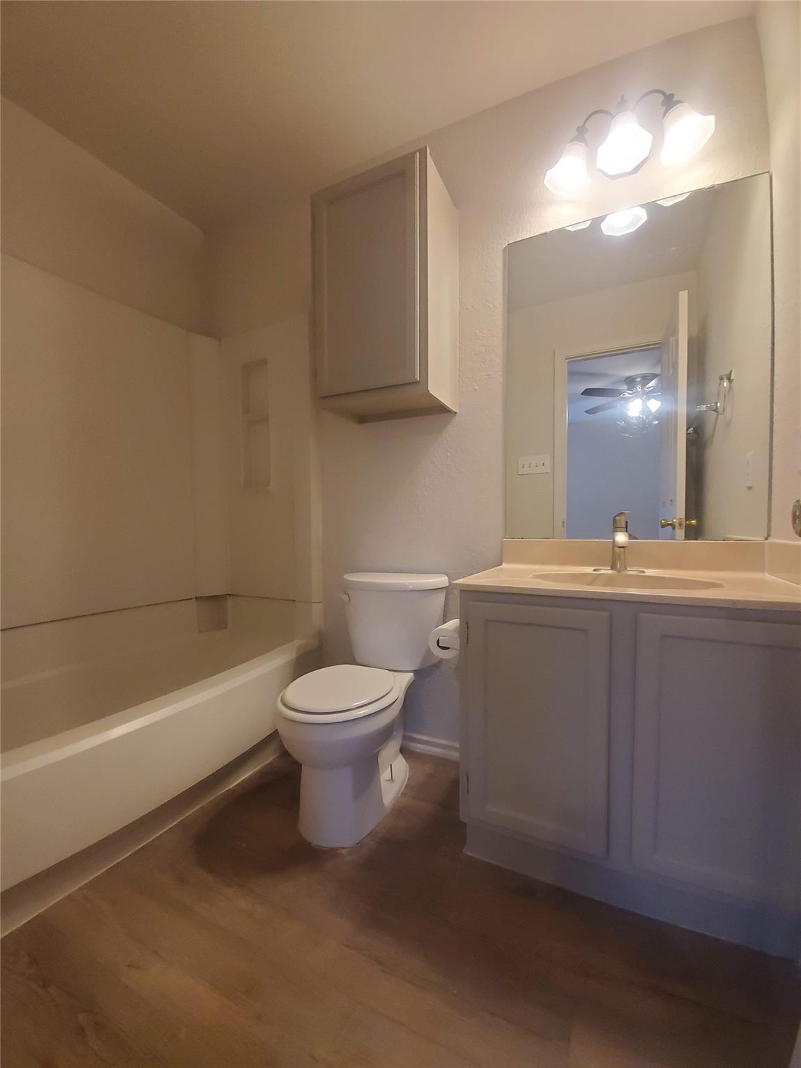 6909 HYLAND Cir # A, Austin, TX 78744