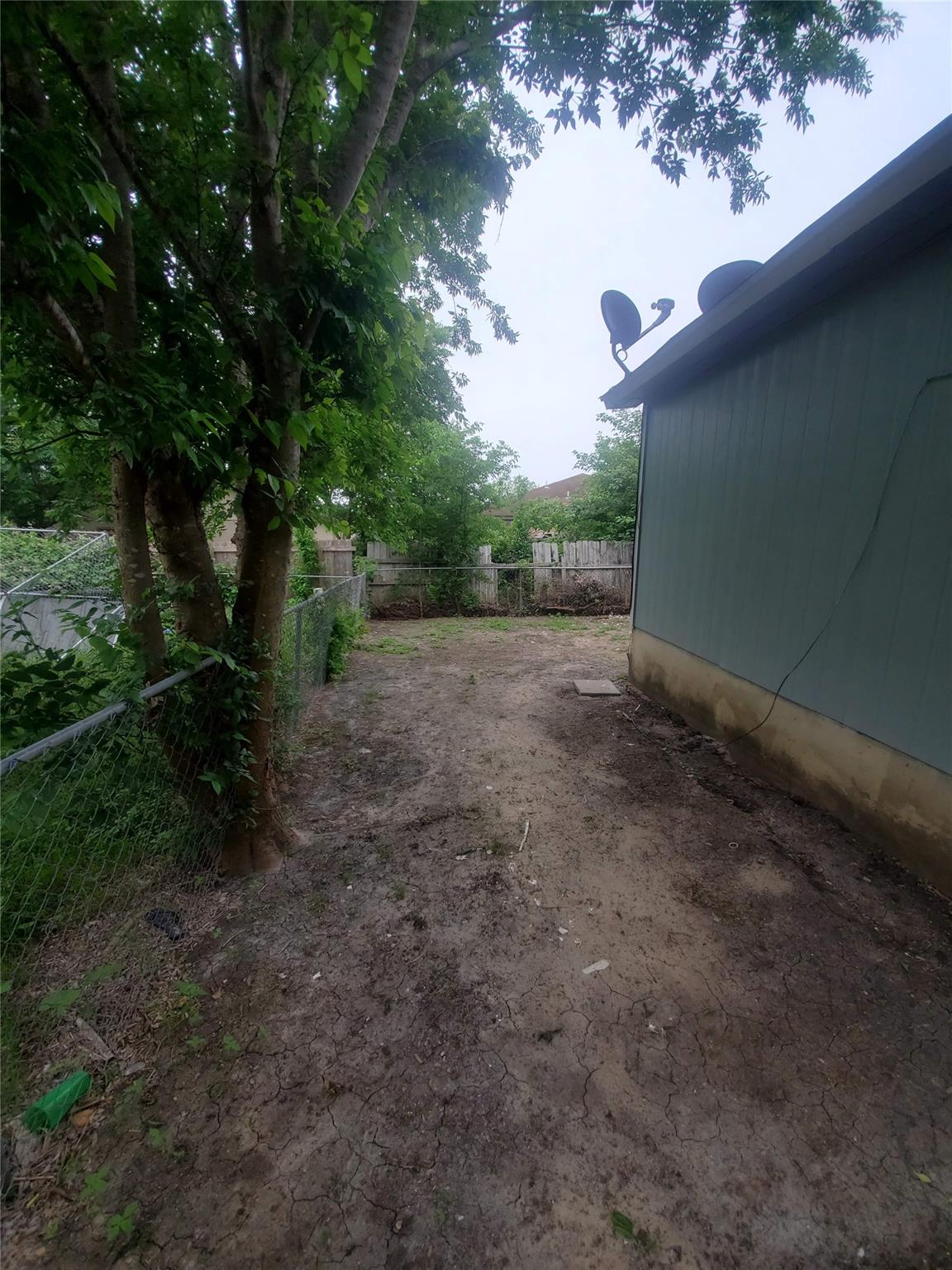 6909 HYLAND Cir # A, Austin, TX 78744