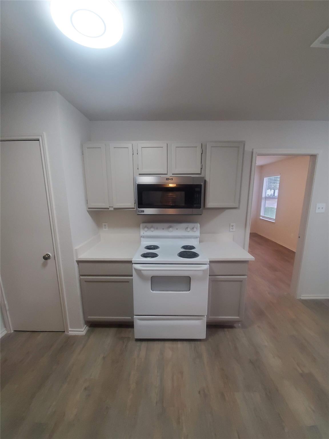 6909 HYLAND Cir # A, Austin, TX 78744