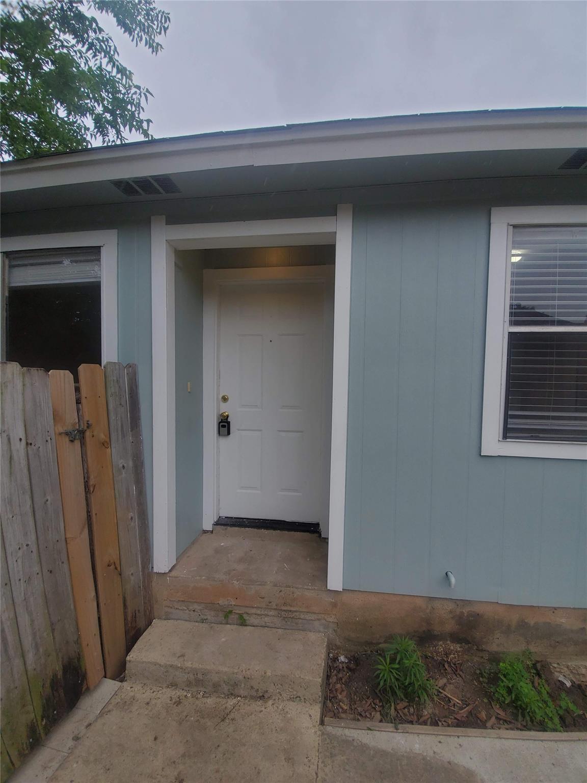 6909 HYLAND Cir # A, Austin, TX 78744