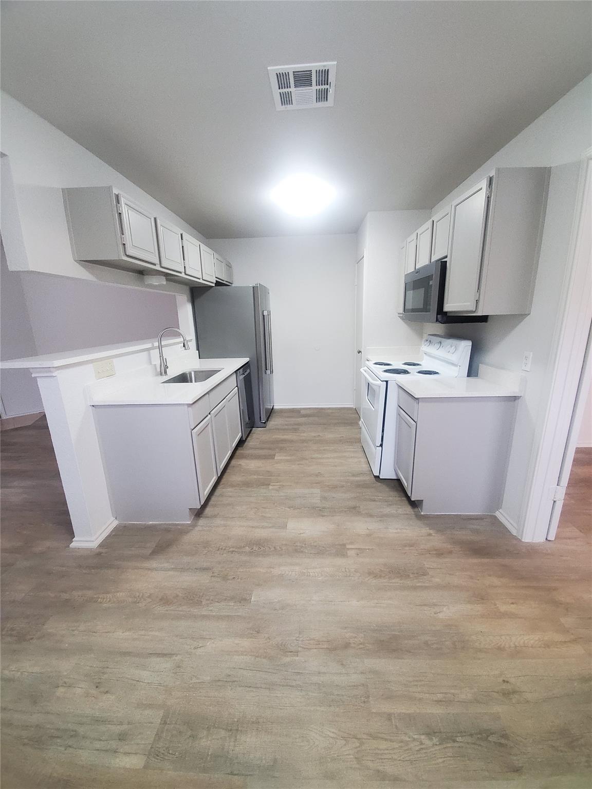 6909 HYLAND Cir # A, Austin, TX 78744