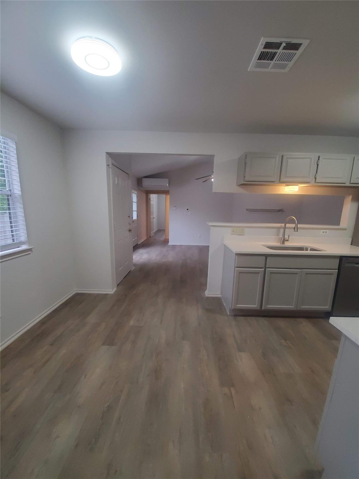 6909 HYLAND Cir # A, Austin, TX 78744