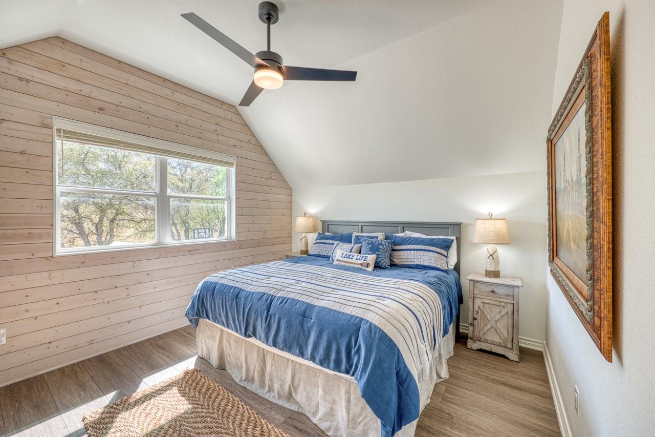 120 Sleepy Oaks Dr, Kingsland, TX 78639