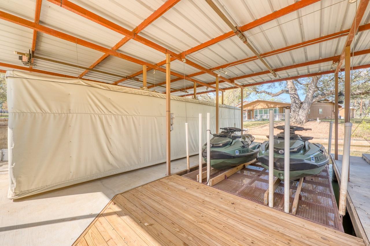 120 Sleepy Oaks Dr, Kingsland, TX 78639