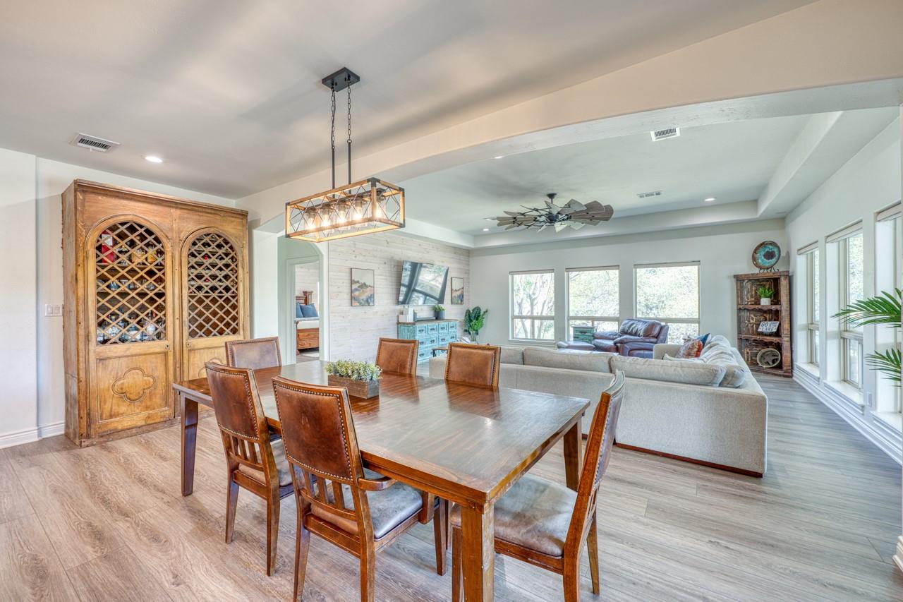 120 Sleepy Oaks Dr, Kingsland, TX 78639