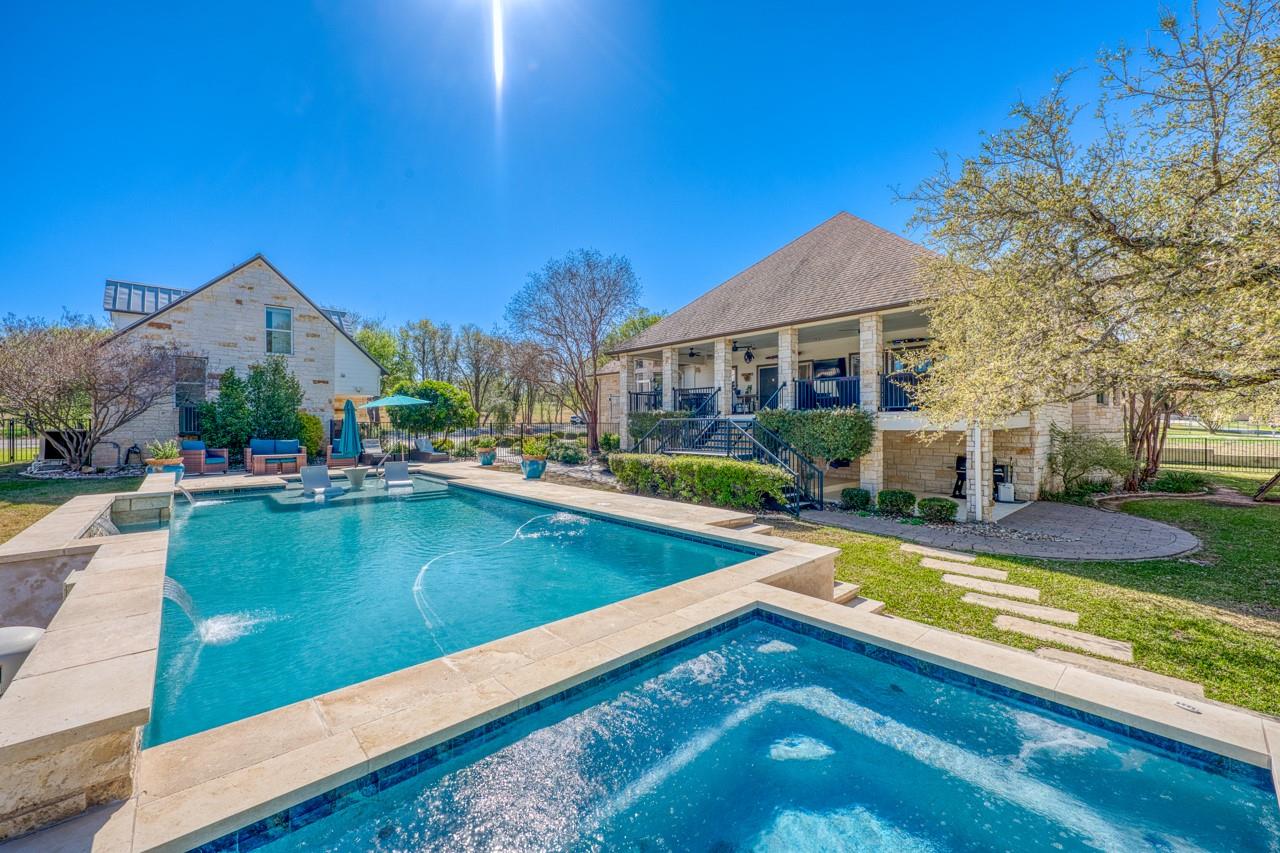 120 Sleepy Oaks Dr, Kingsland, TX 78639