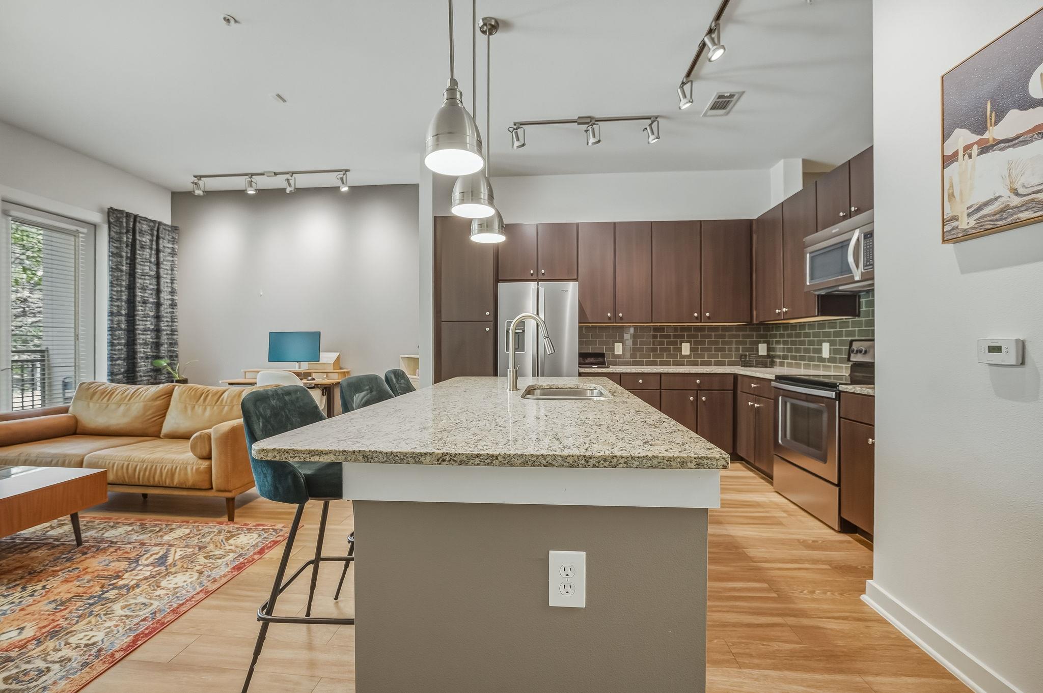 1900 Barton Springs Rd # 2006, Austin, TX 78704