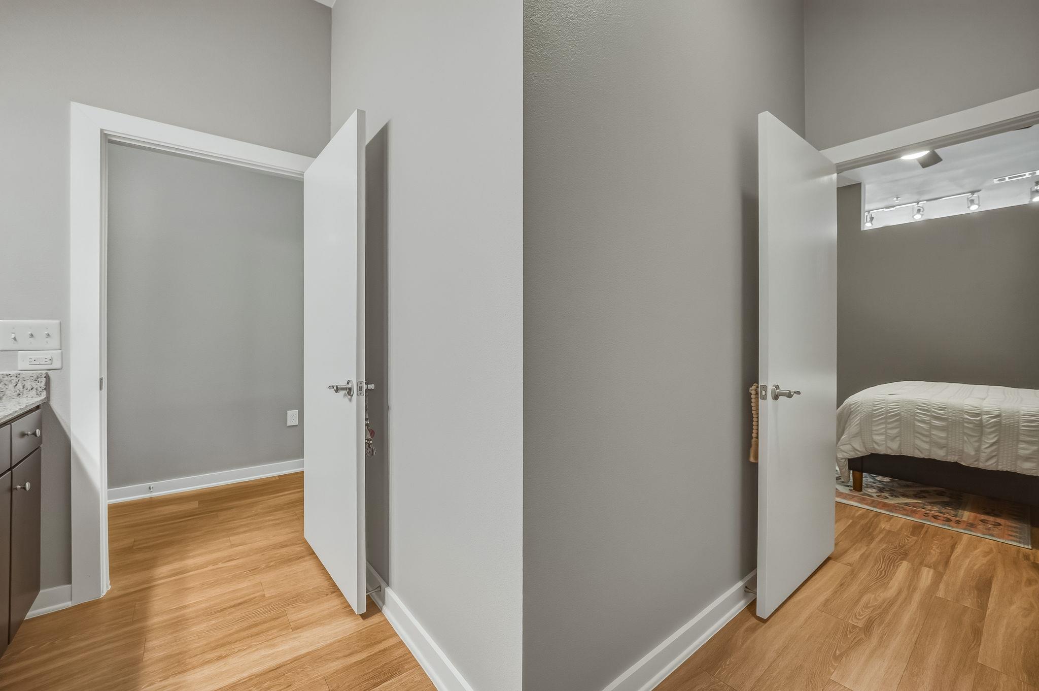 1900 Barton Springs Rd # 2006, Austin, TX 78704