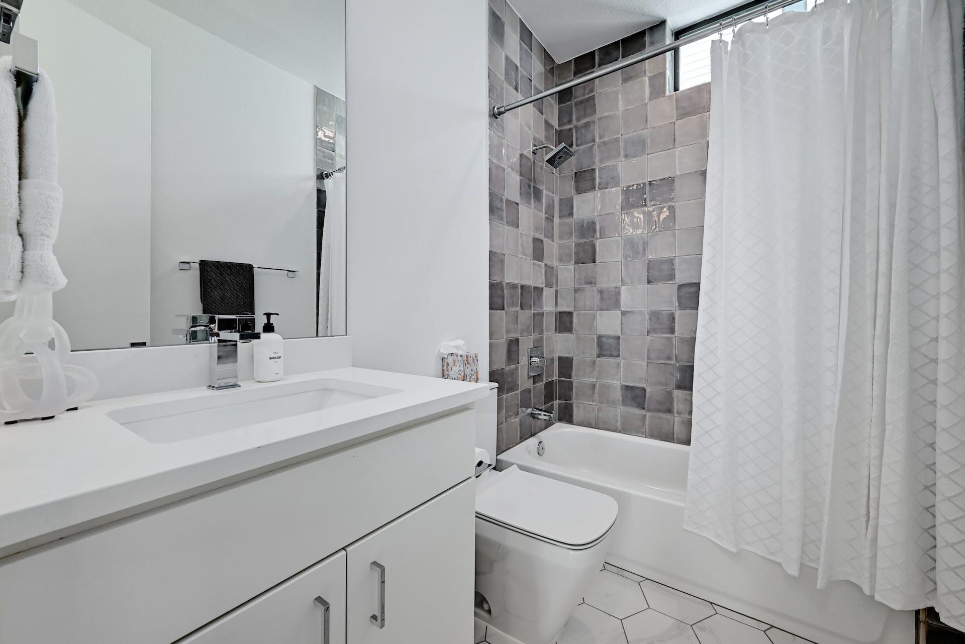 3406 E 17th St # 5, Austin, TX 78721