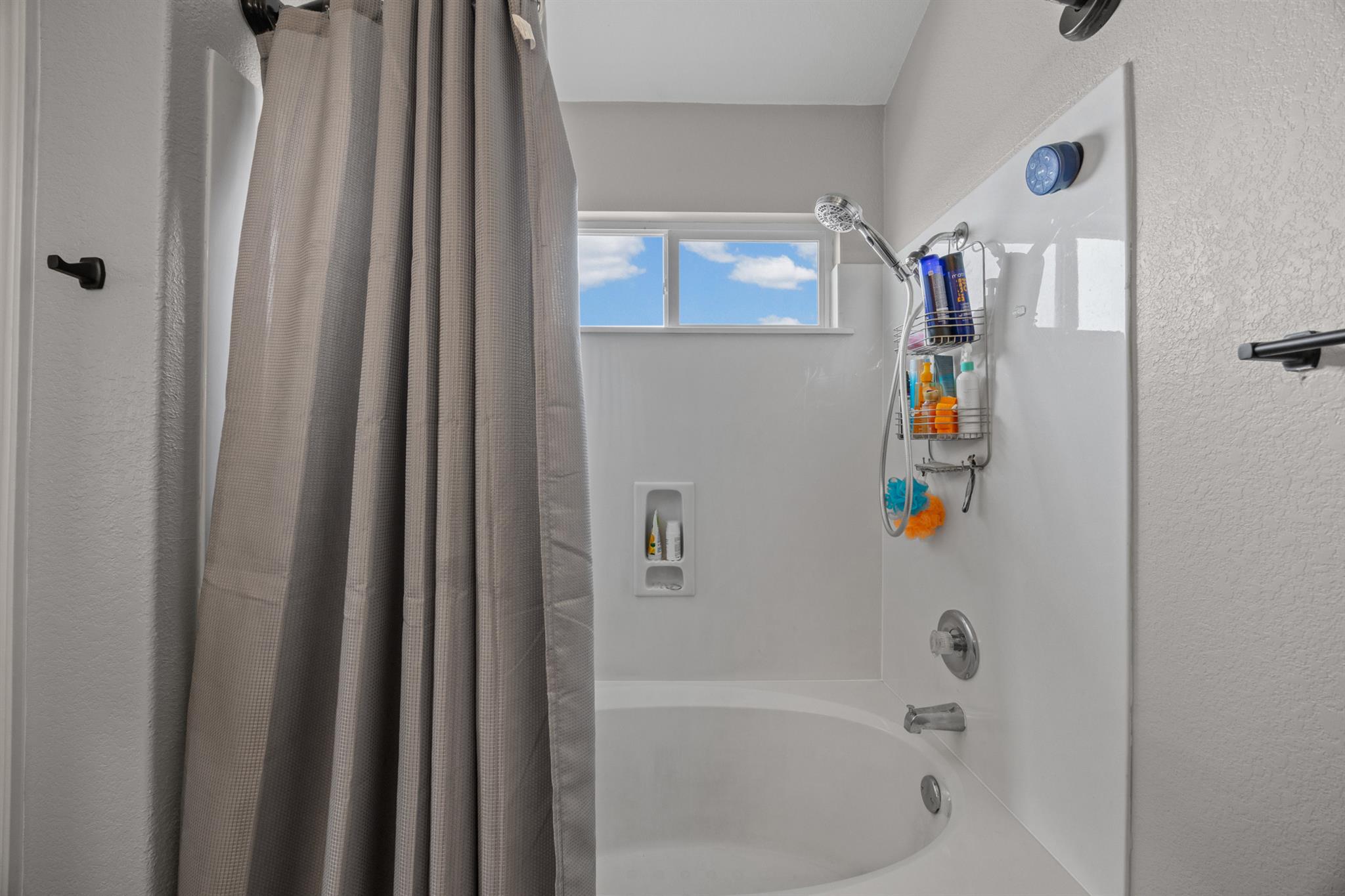 1513 Monte Vista Dr, Lockhart, TX 78644