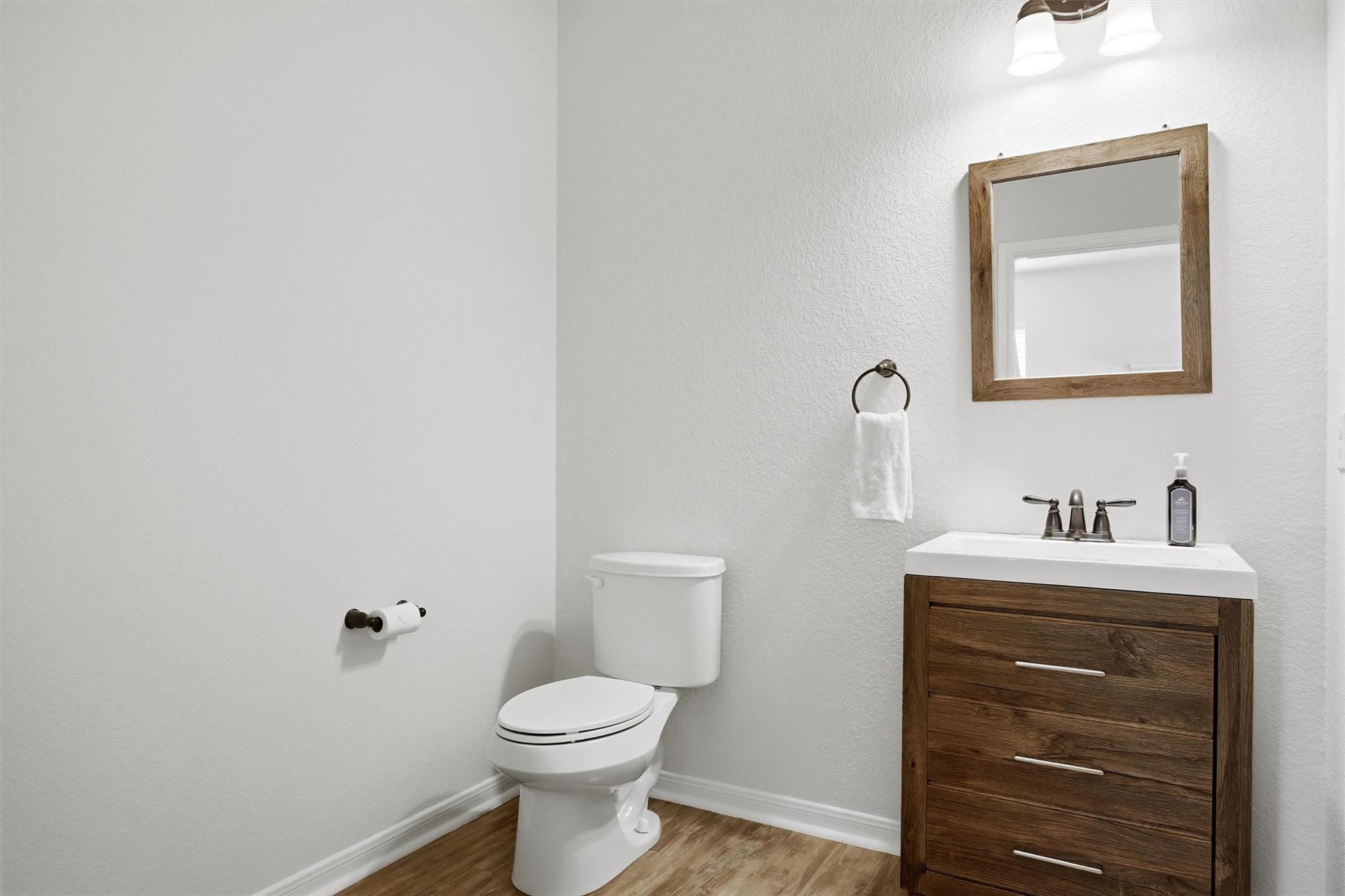 1728 Amy Dr, Kyle, TX 78640