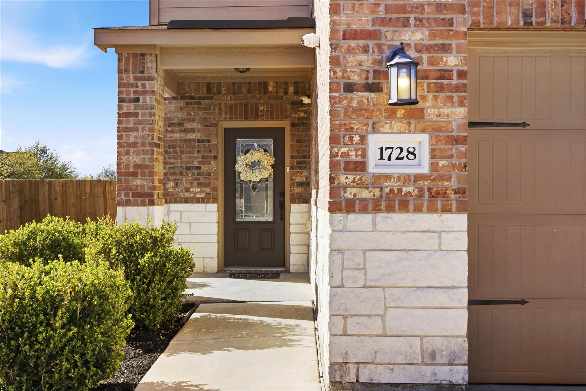 1728 Amy Dr, Kyle, TX 78640