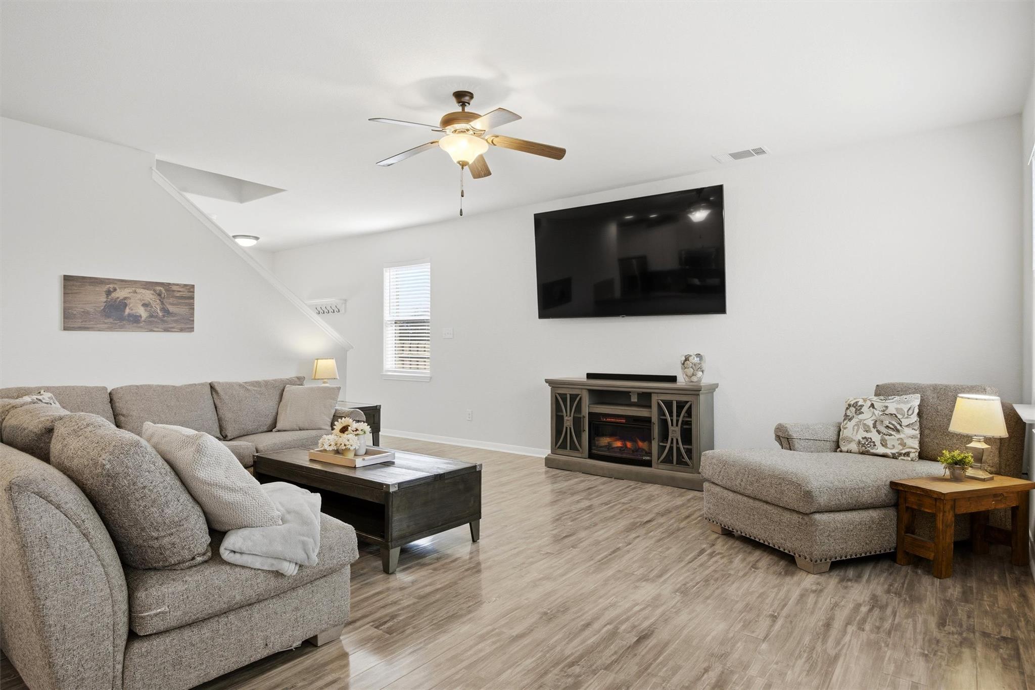 1728 Amy Dr, Kyle, TX 78640