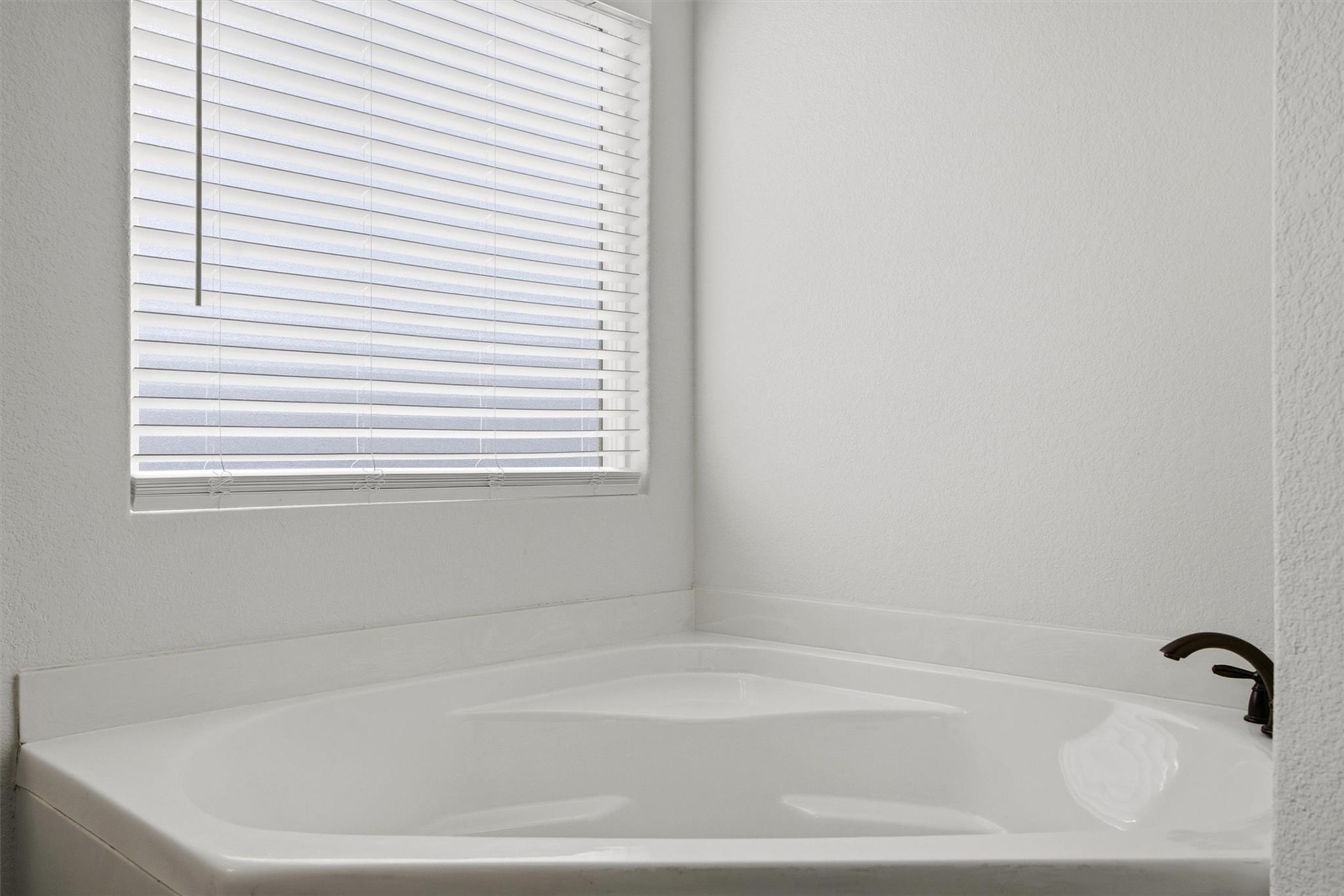 1728 Amy Dr, Kyle, TX 78640