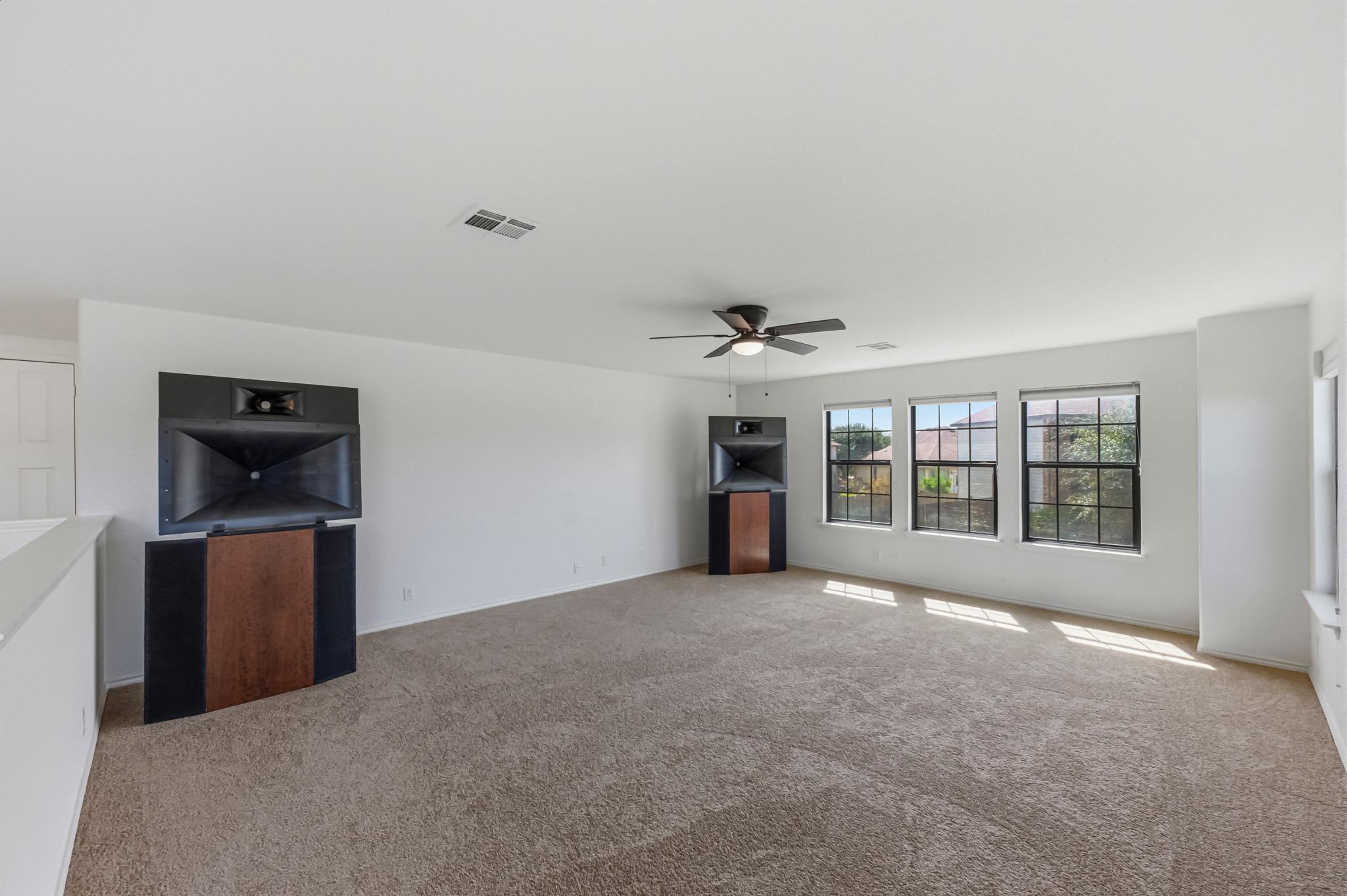 380 Apricot Dr, Kyle, TX 78640