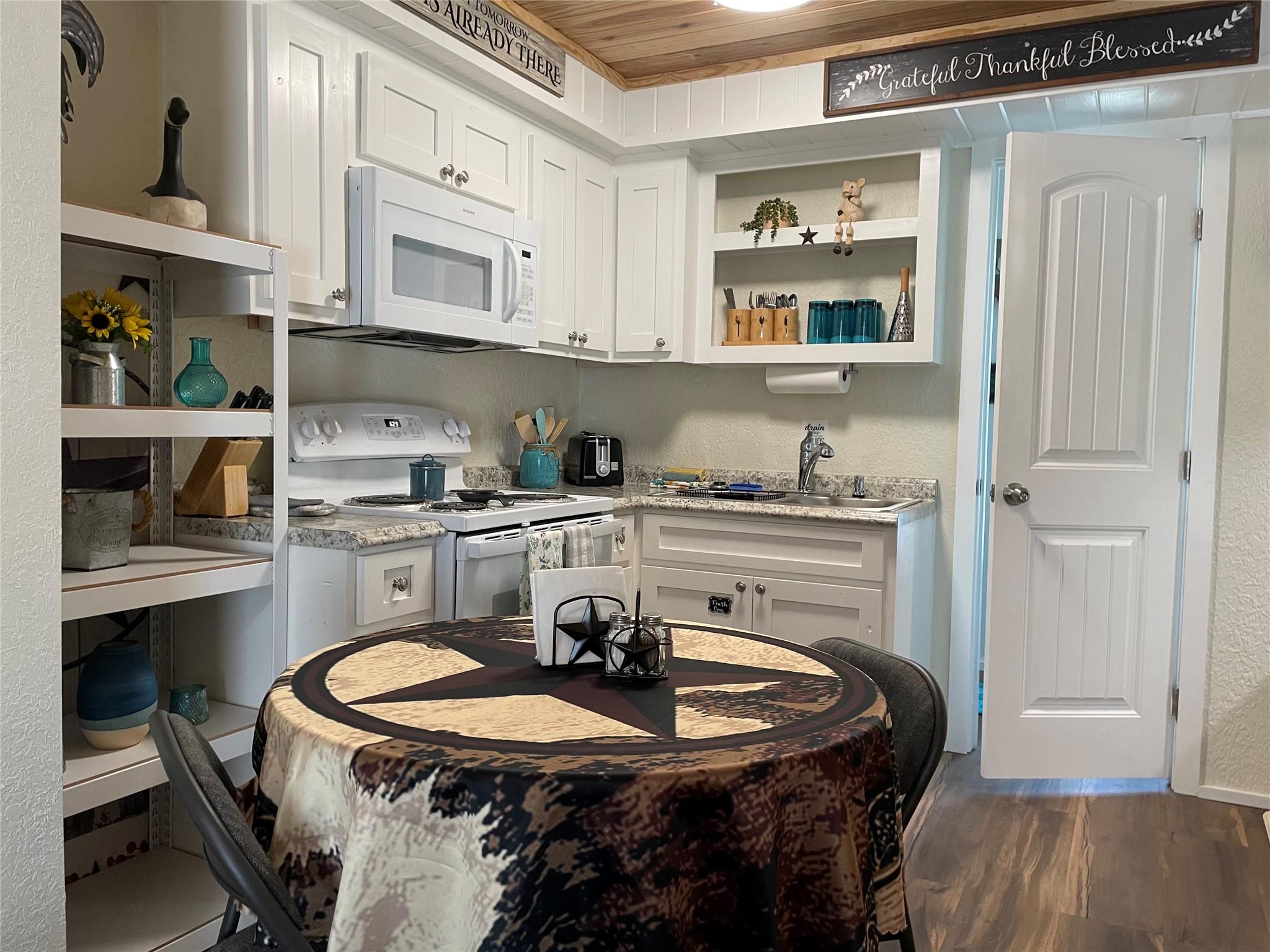 131 Alexander Dr # 10, Tow, TX 78672