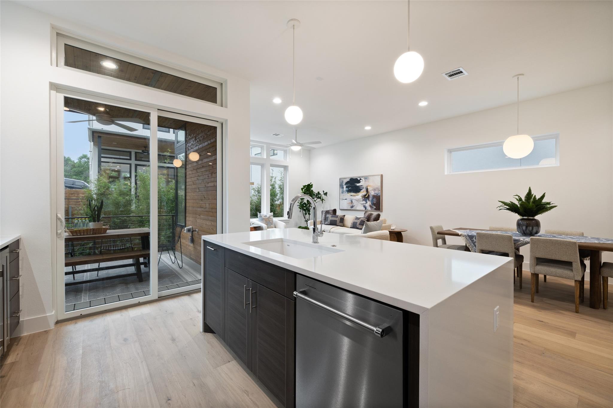 900 S 2nd St # 20, Austin, TX 78704