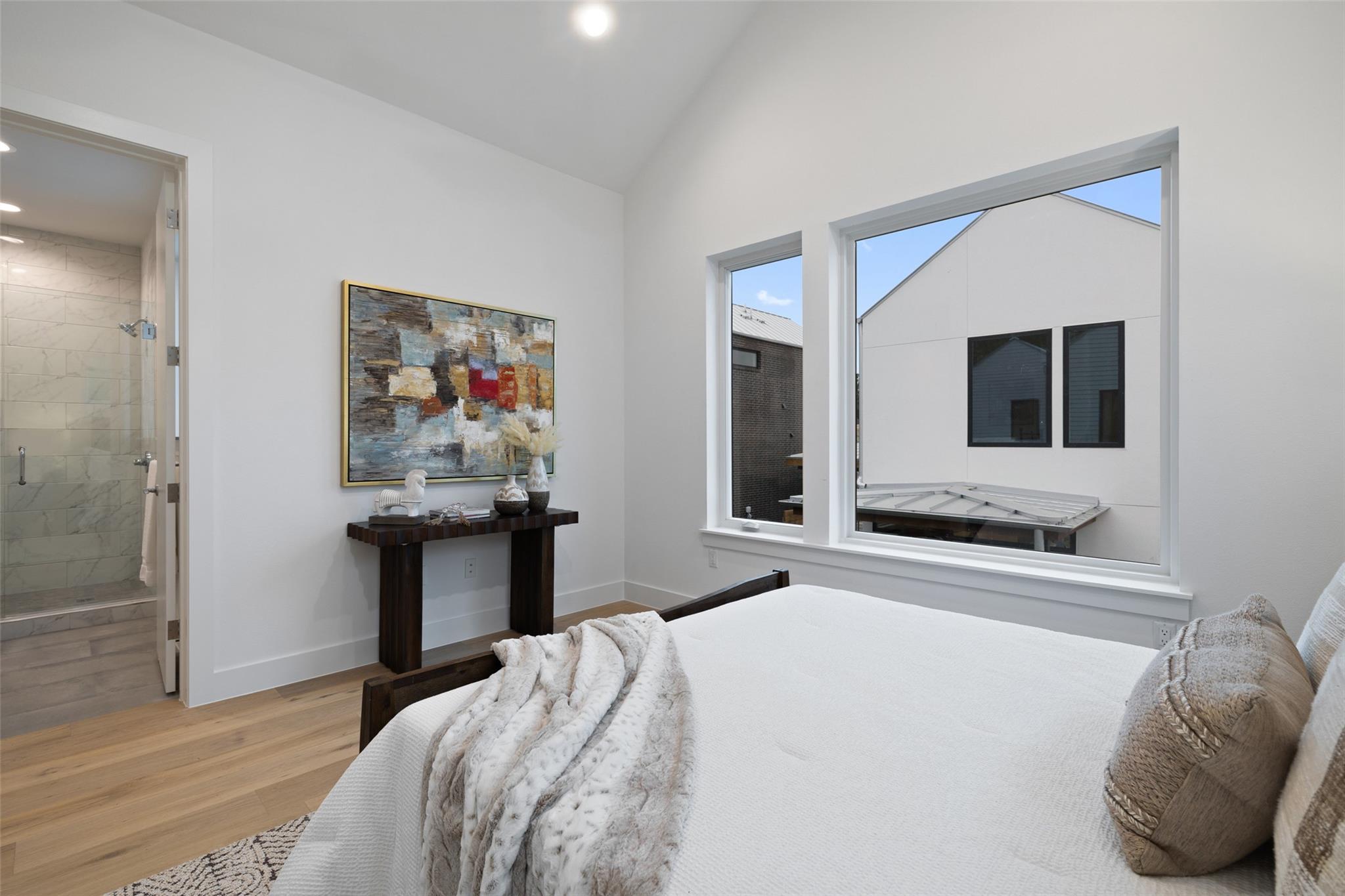 900 S 2nd St # 20, Austin, TX 78704