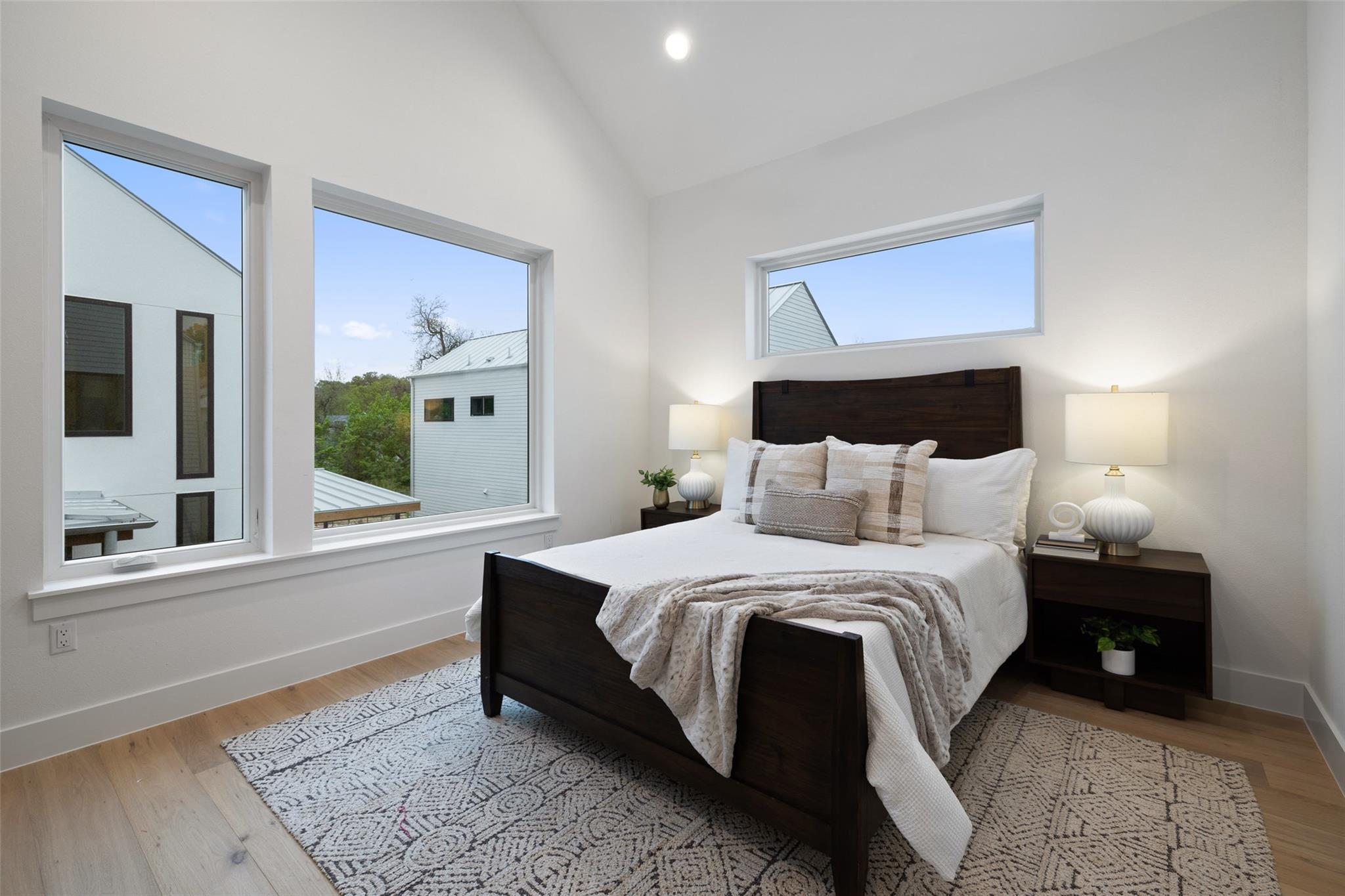 900 S 2nd St # 20, Austin, TX 78704