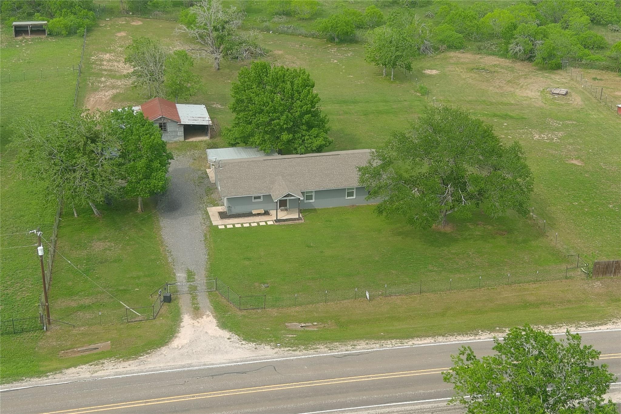 3363 Fm 713, Lockhart, TX 78644