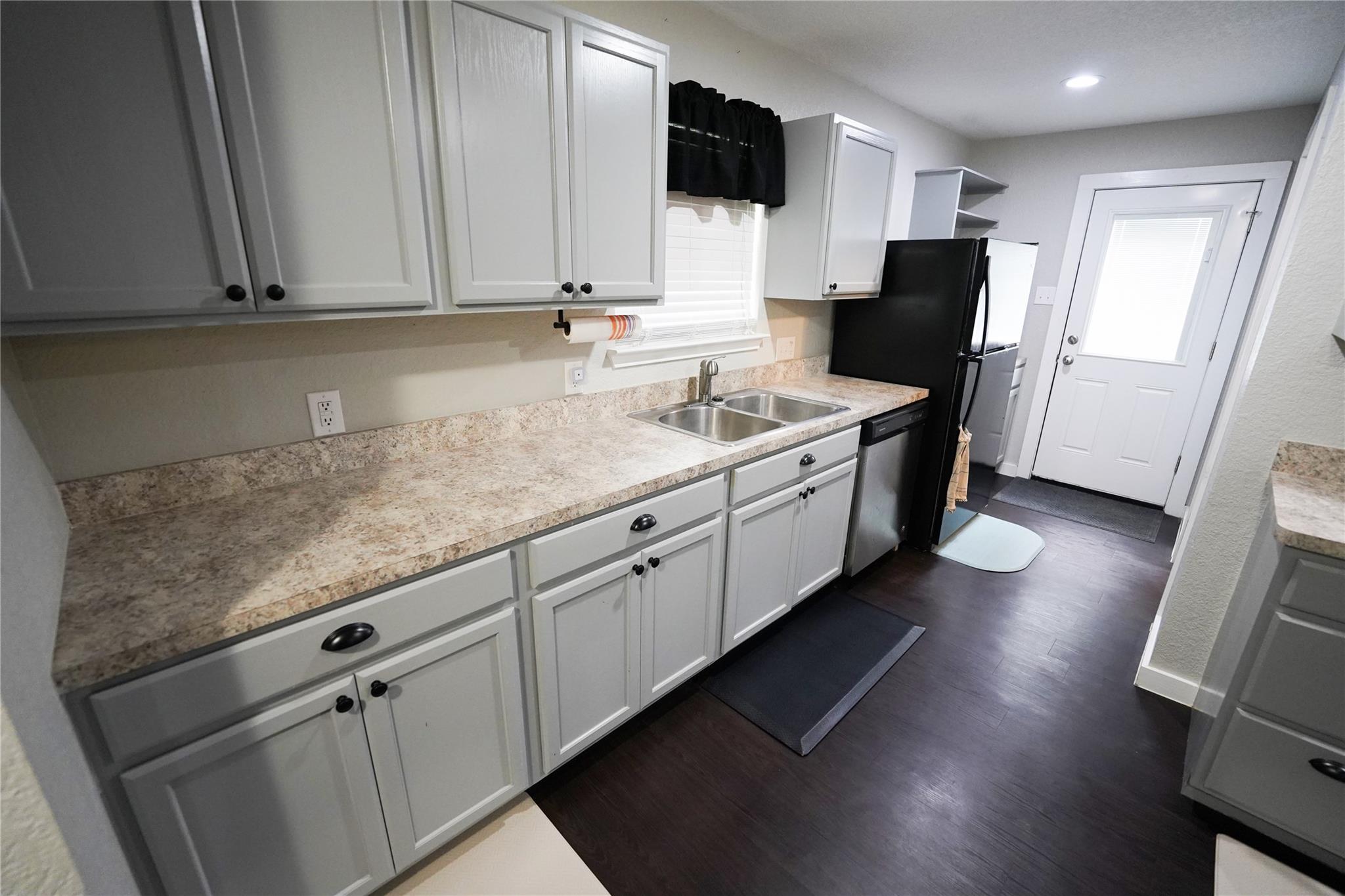 3363 Fm 713, Lockhart, TX 78644