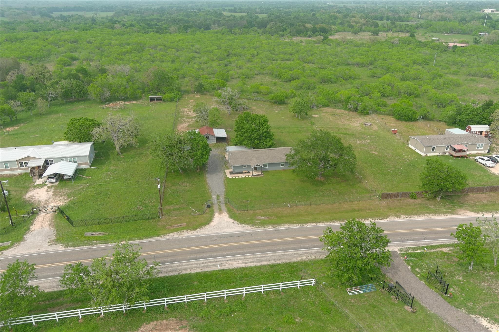 3363 Fm 713, Lockhart, TX 78644