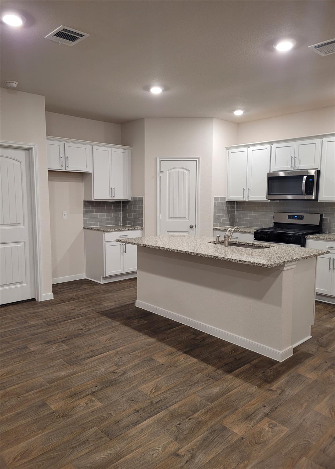 211 CALLADO Cir, San Marcos, TX 78666