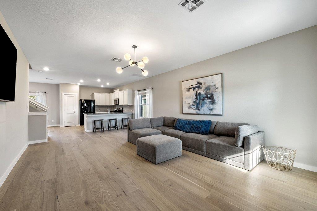 440 Wolf Springs Rd, Georgetown, TX 78628