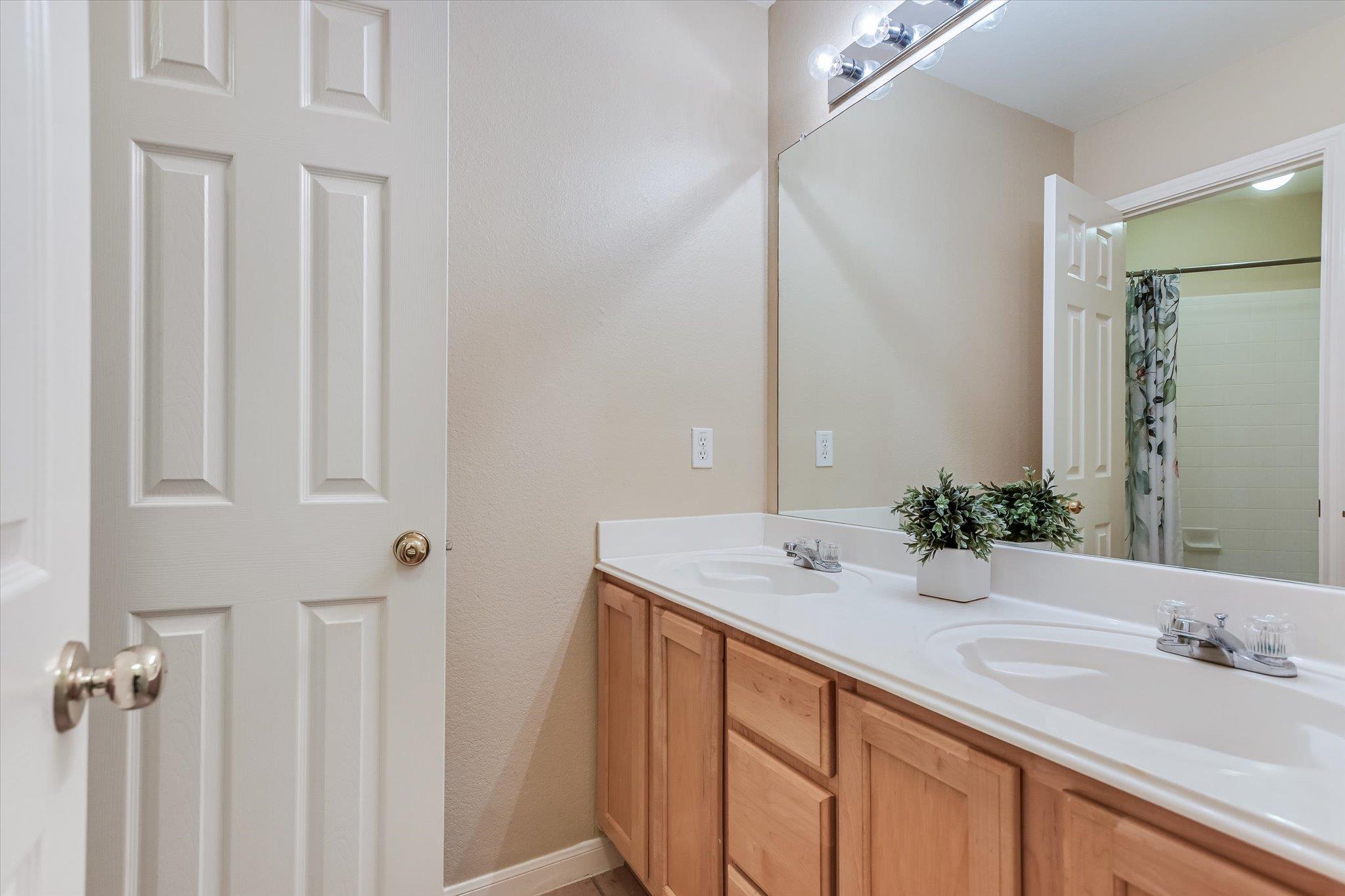 18200 Whitewater Cv, Round Rock, TX 78681