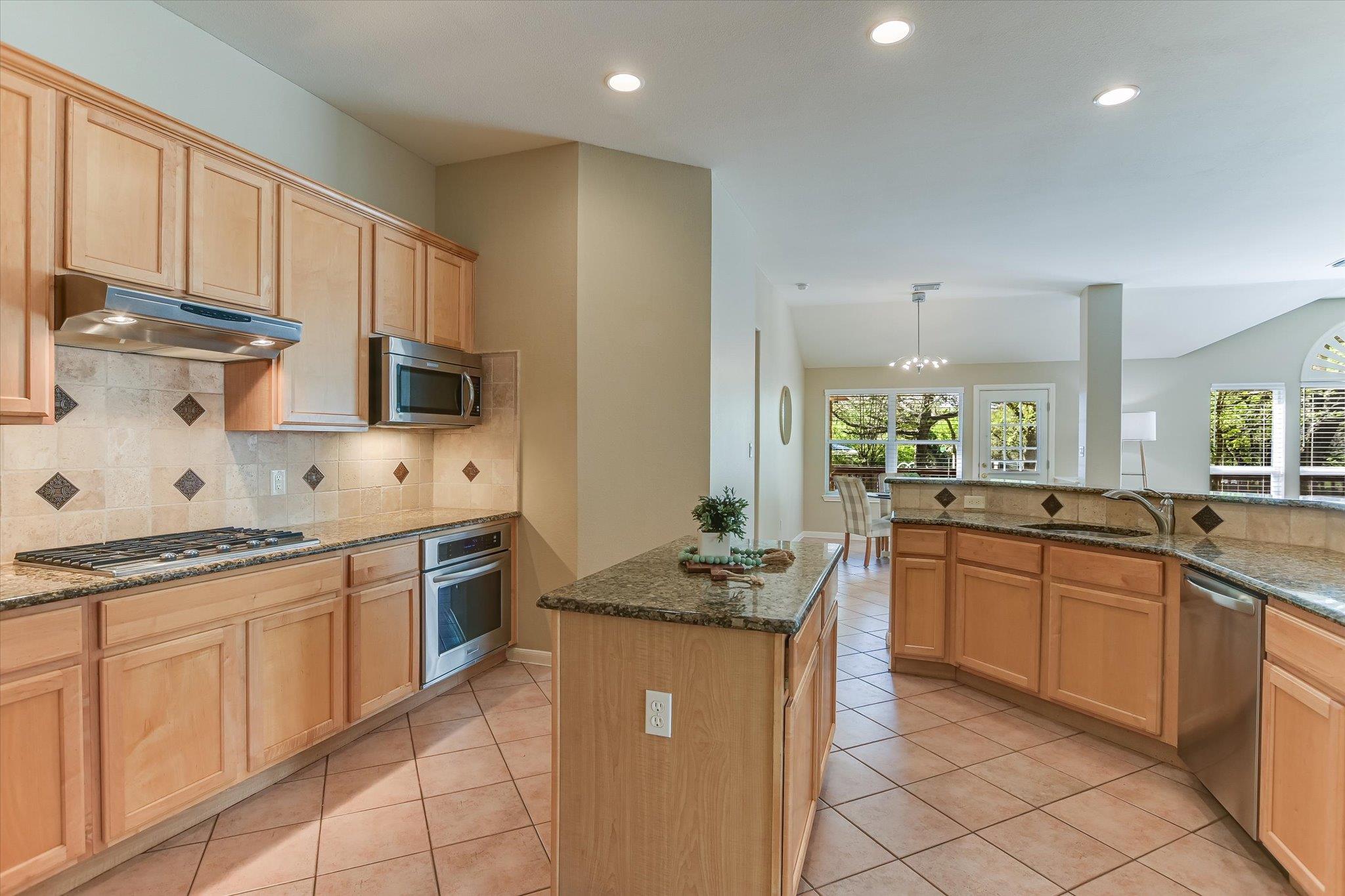 18200 Whitewater Cv, Round Rock, TX 78681