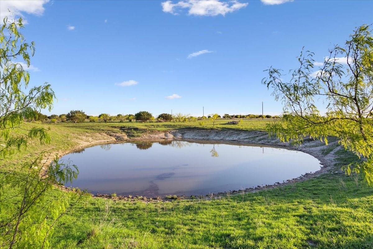 198 Cherry Laurel Ln, Lampasas, TX 76550