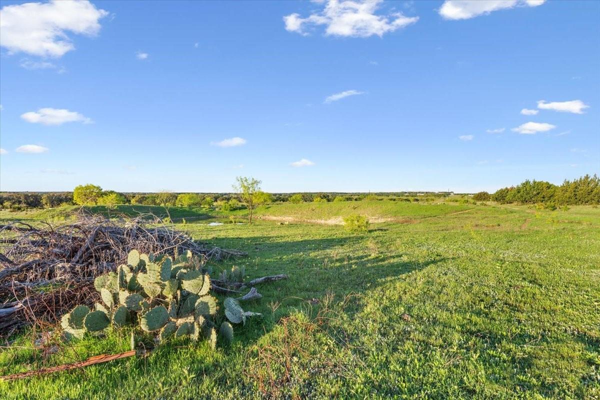198 Cherry Laurel Ln, Lampasas, TX 76550