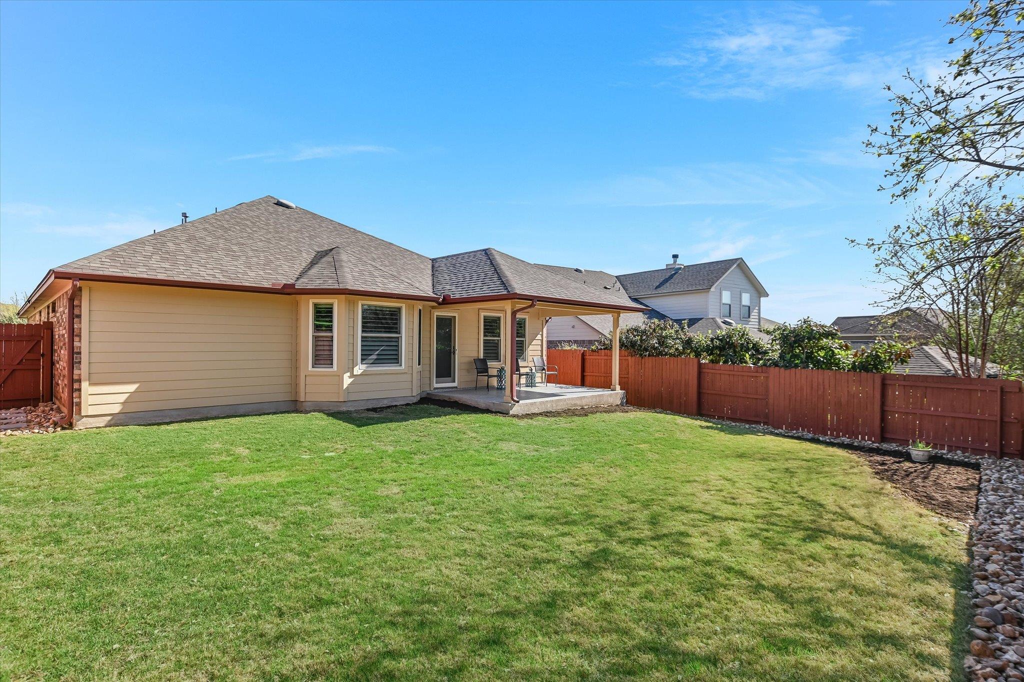 1813 Meandering Meadows Dr, Pflugerville, TX 78660