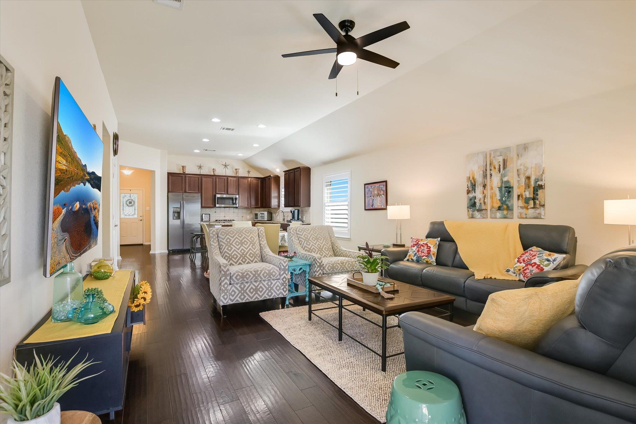 1813 Meandering Meadows Dr, Pflugerville, TX 78660